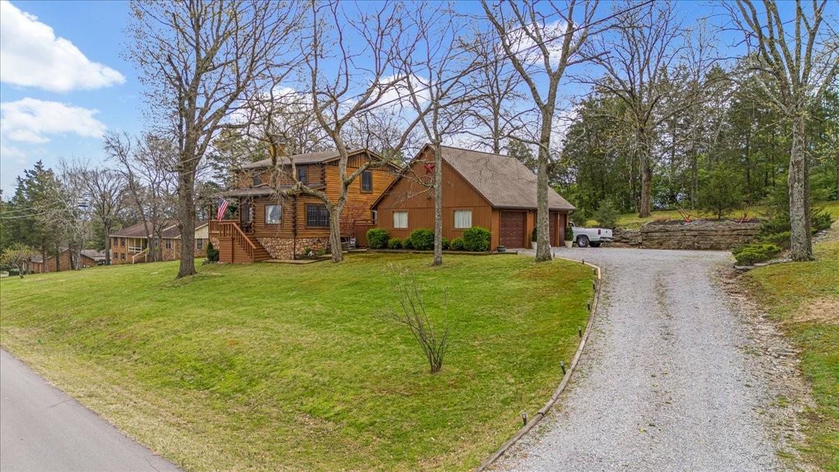 105 Oakmont Dr Property Photo 1
