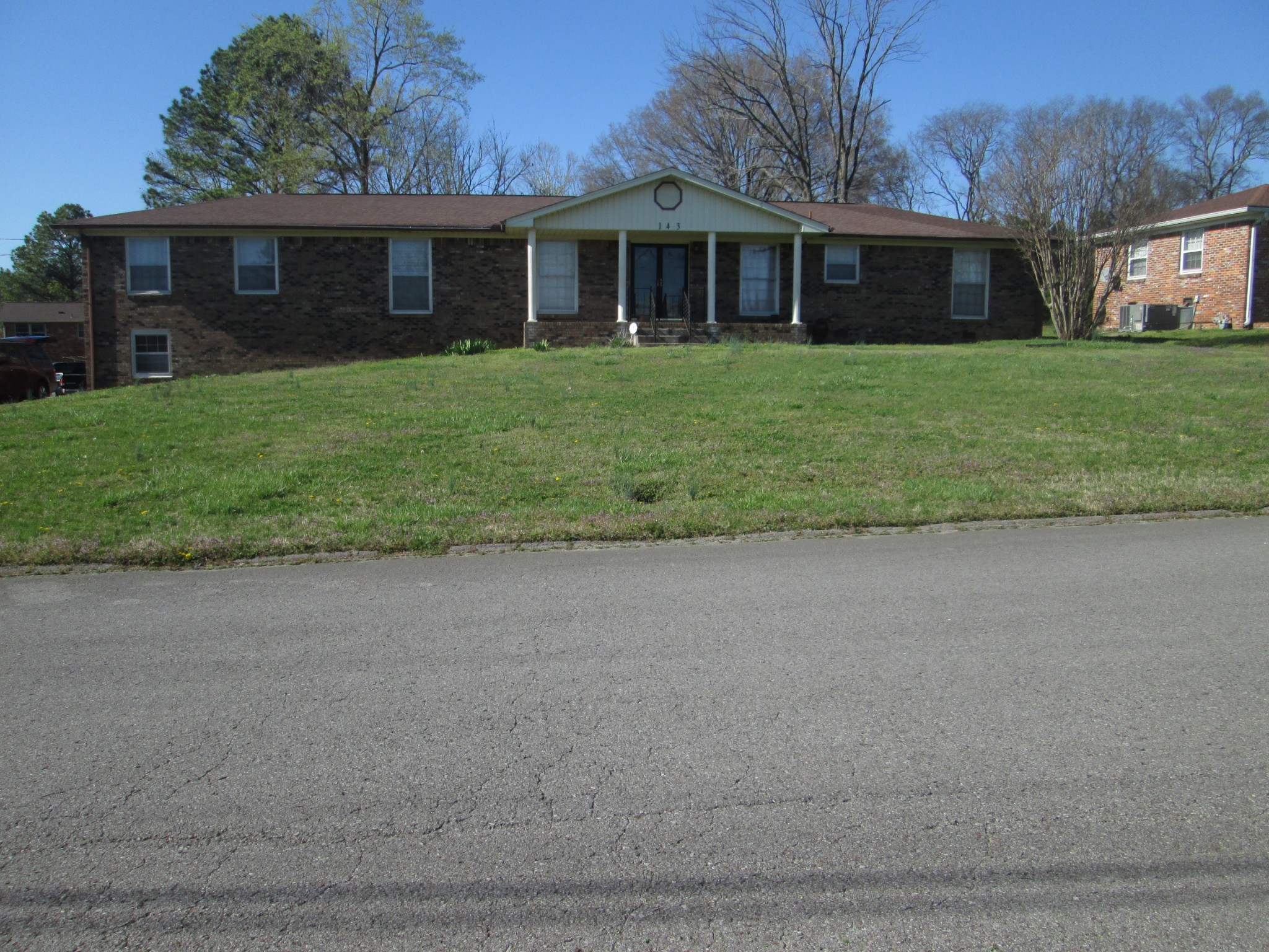 143 Southridge Dr Property Photo 1