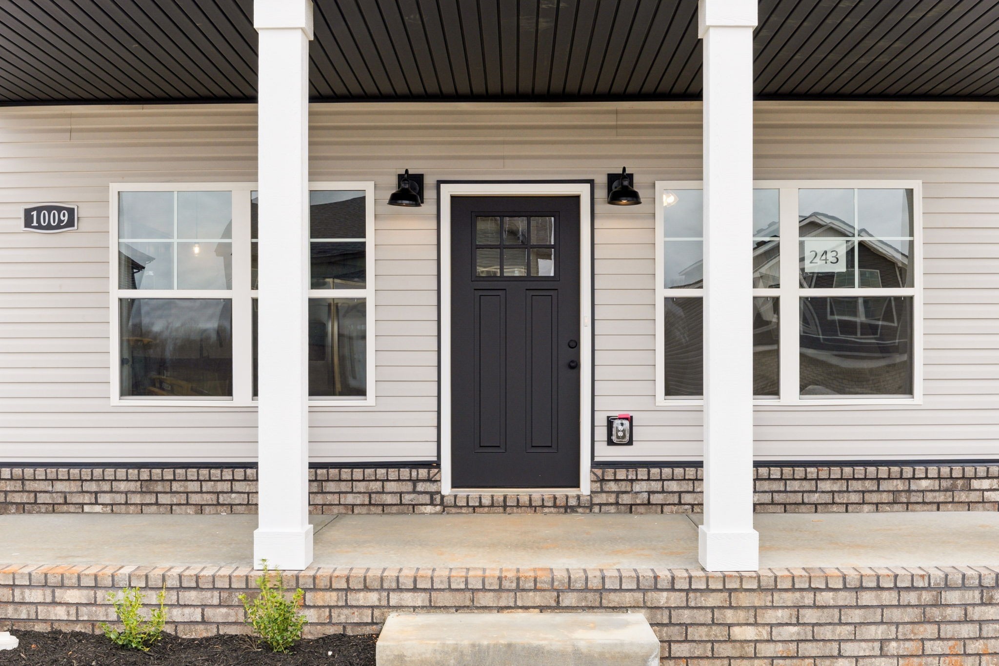 1009 Tufnel Dr Property Photo 3