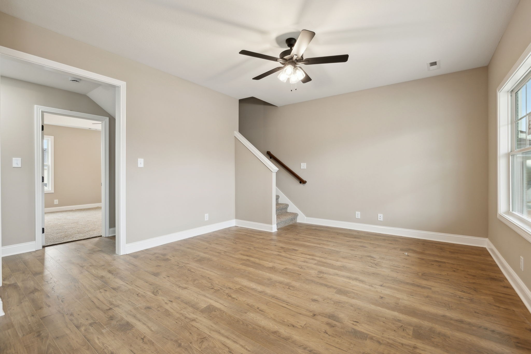 1009 Tufnel Dr Property Photo 5