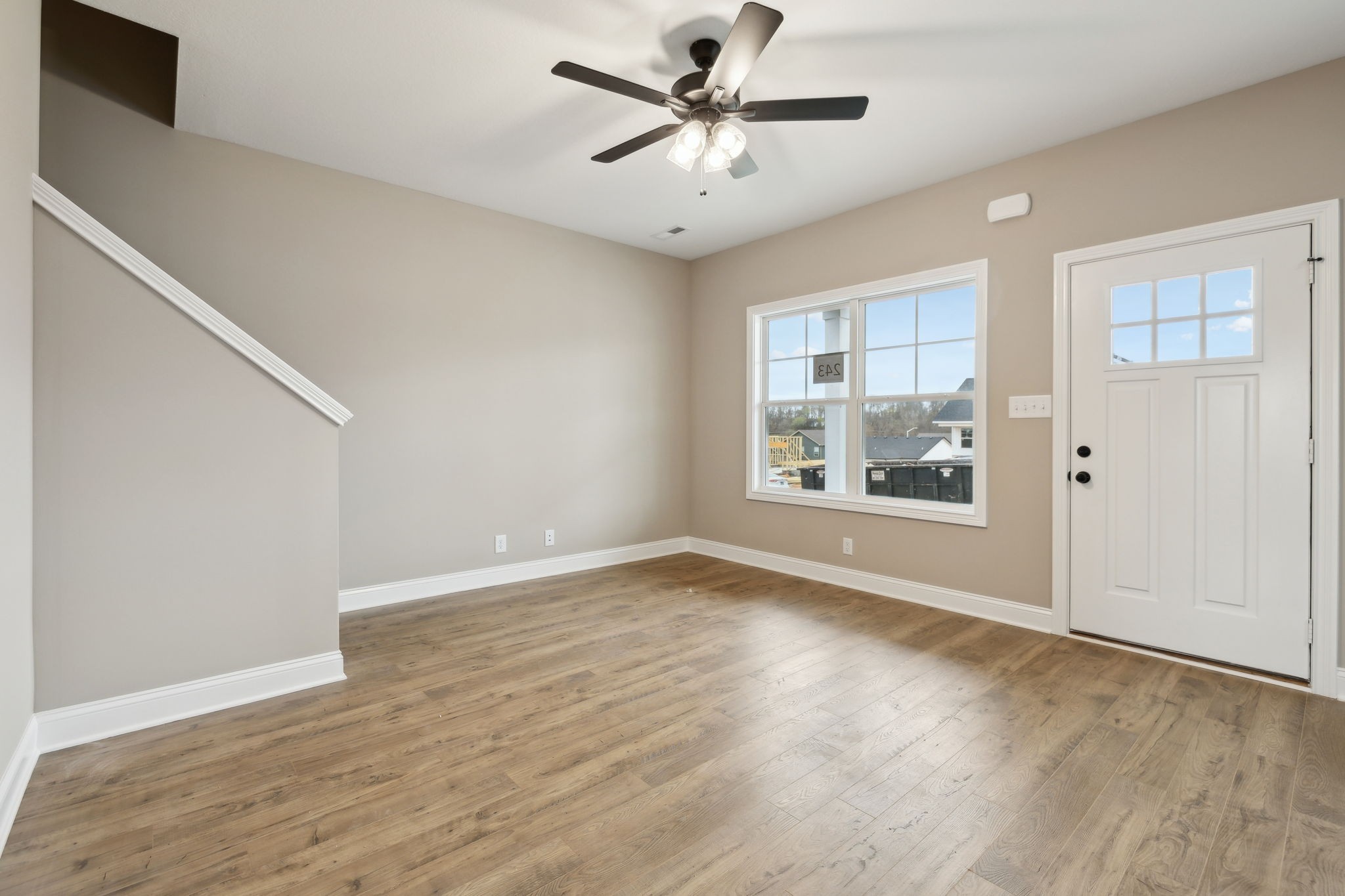 1009 Tufnel Dr Property Photo 6