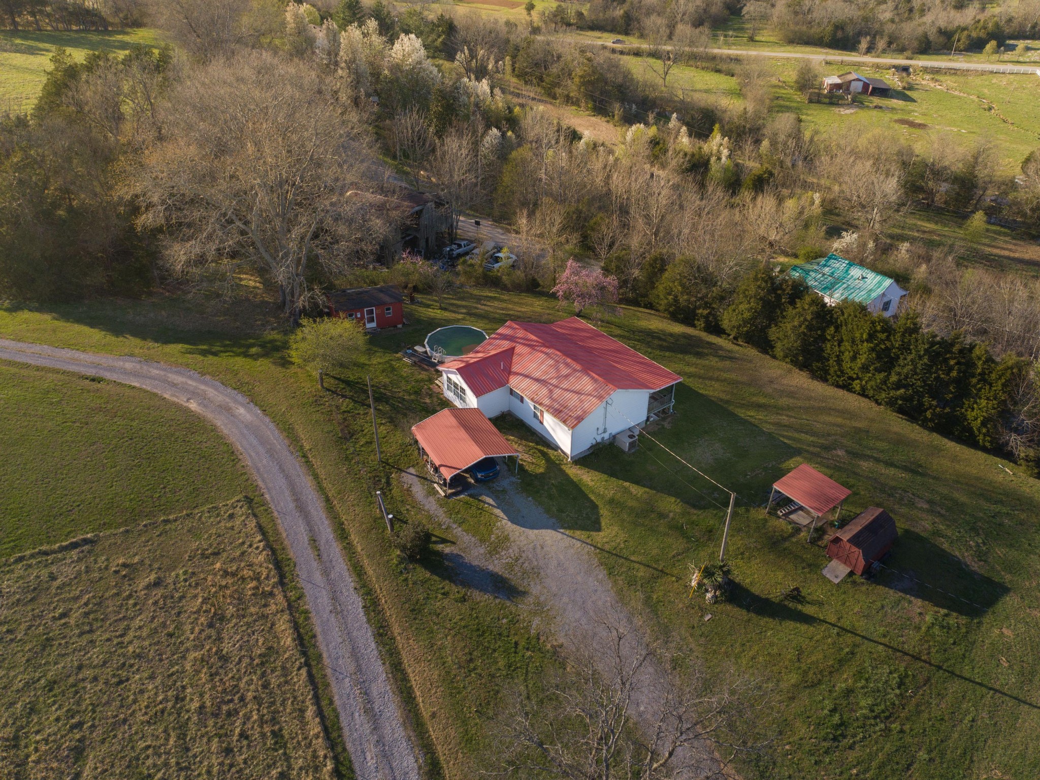 135 Sandlin Rd Property Photo