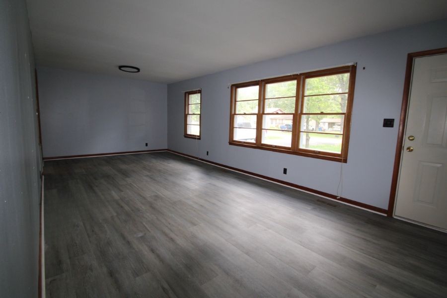 204 Stillwood Dr Property Photo 3