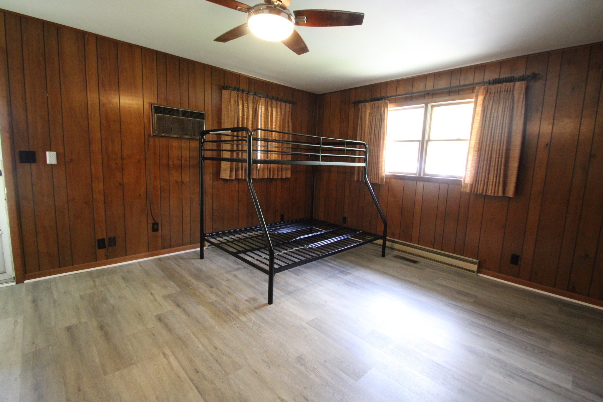 204 Stillwood Dr Property Photo 8