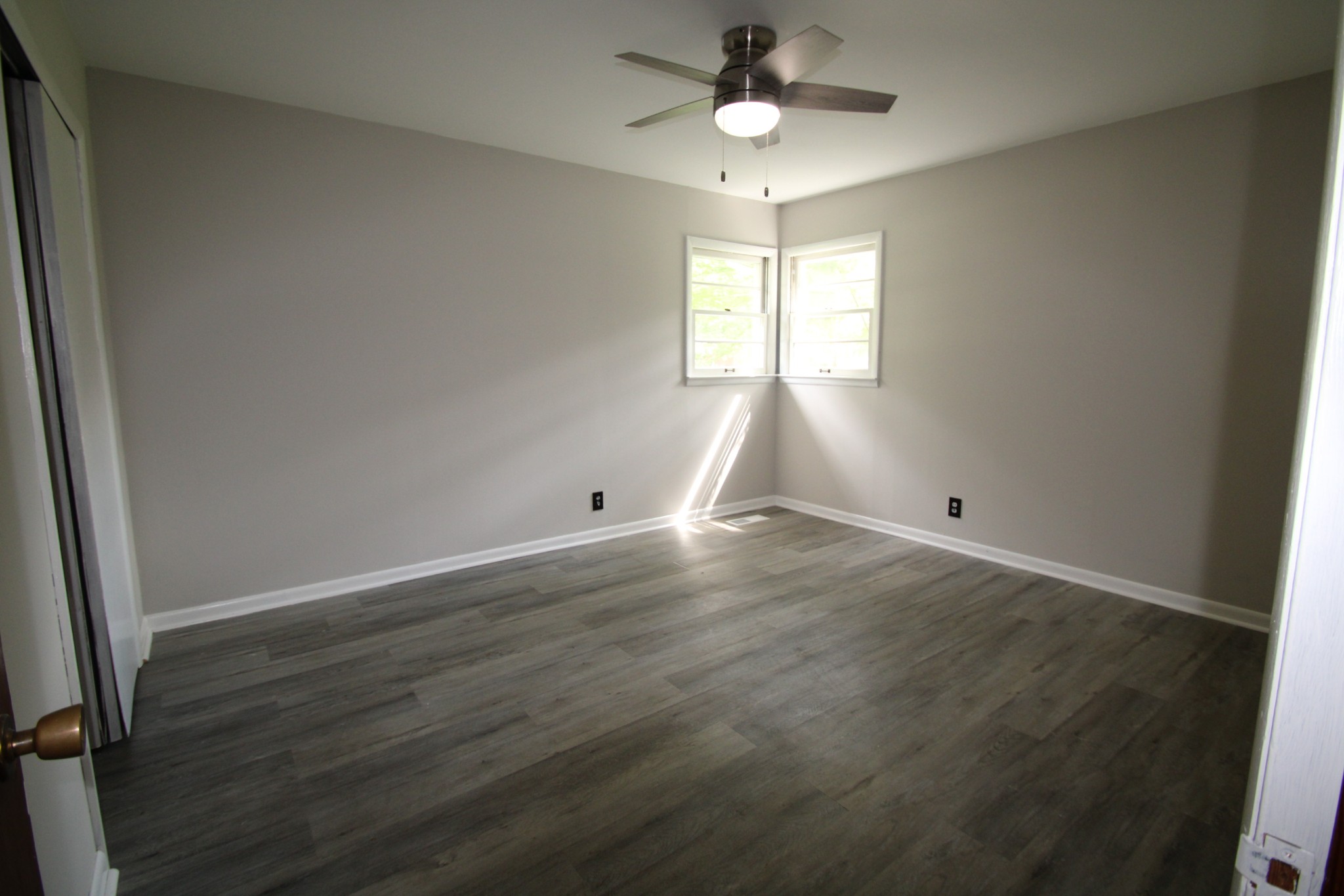 204 Stillwood Dr Property Photo 15