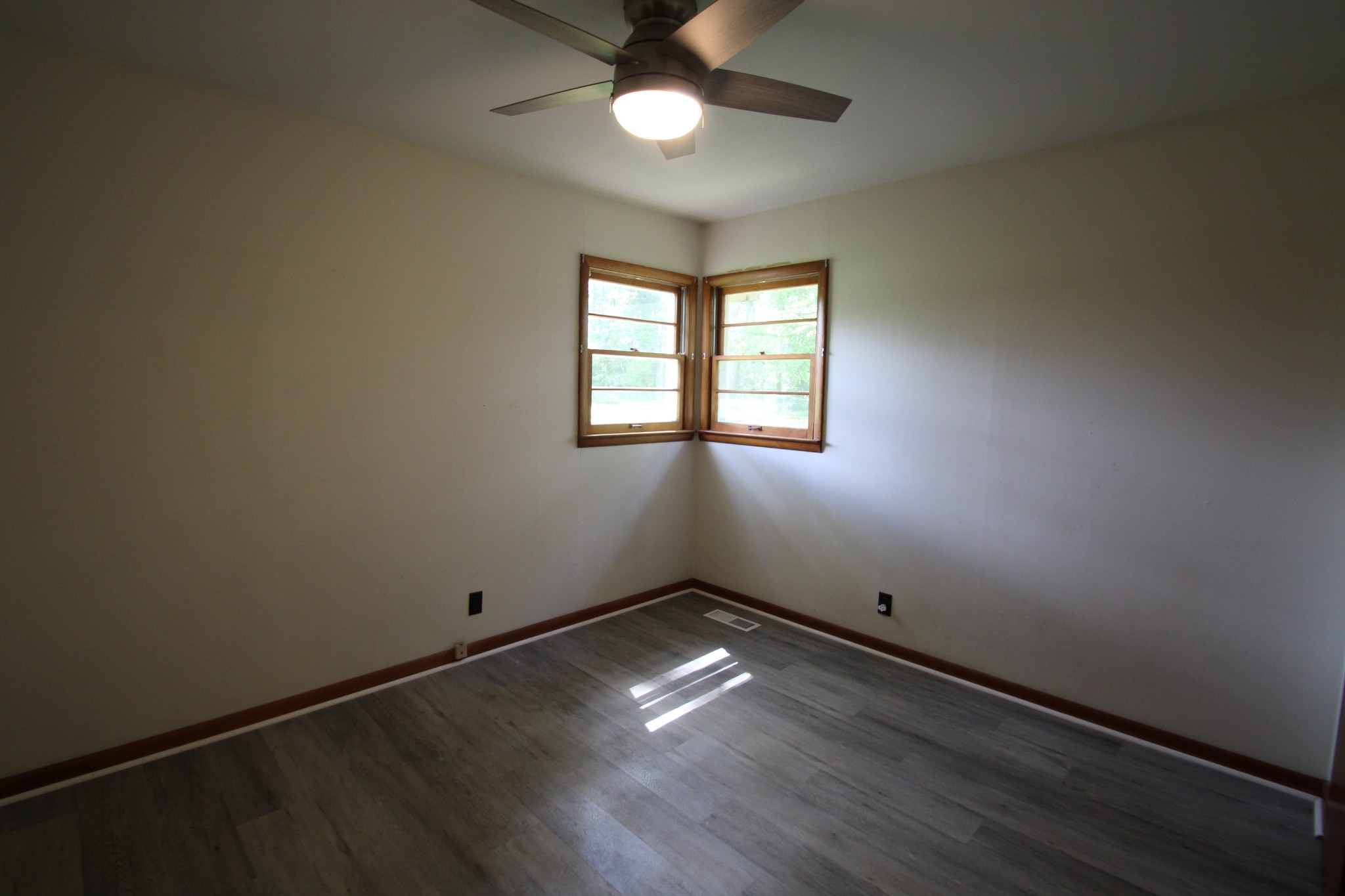 204 Stillwood Dr Property Photo 17