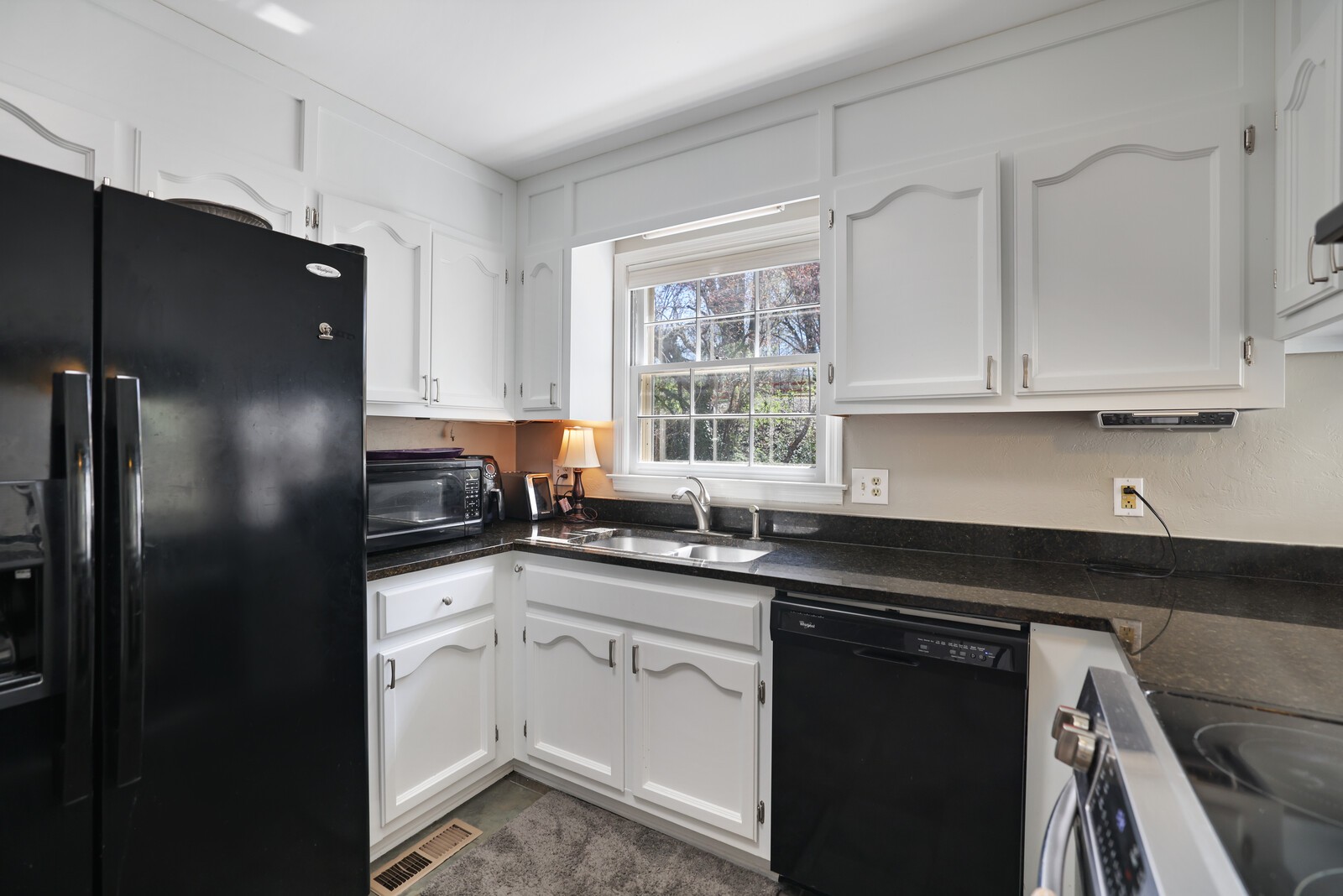 1070 Cliff White Rd Property Photo 10
