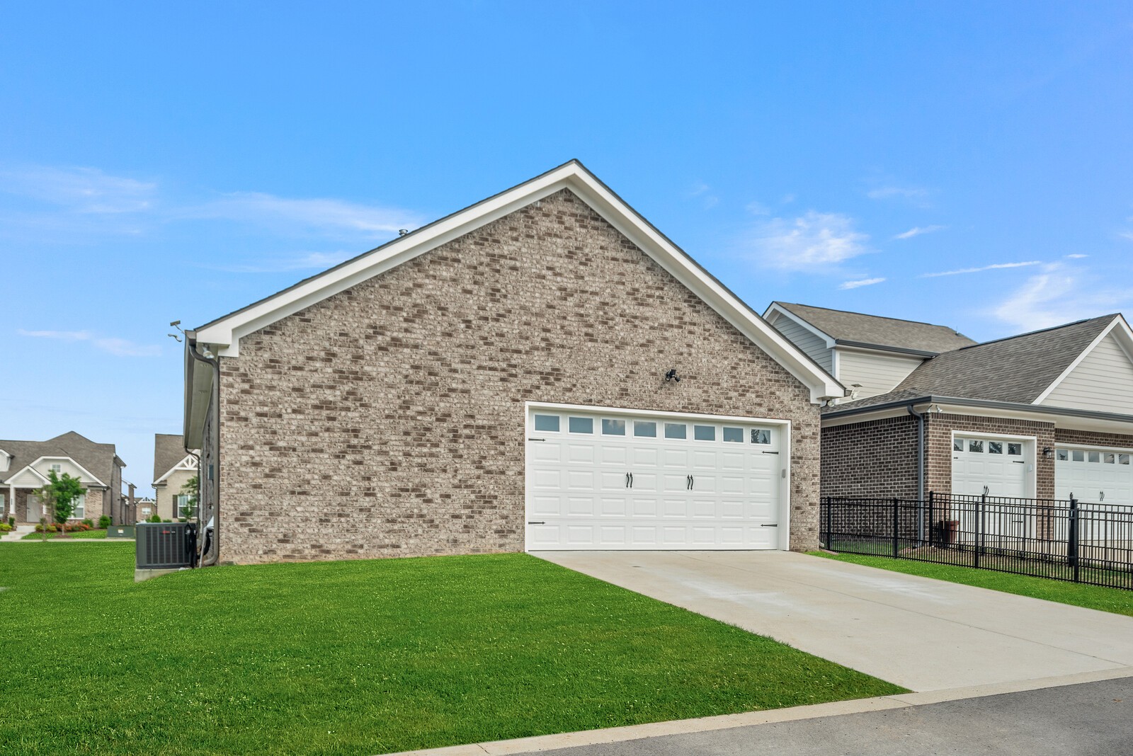 6043 Parkhaven Blvd Property Photo 42