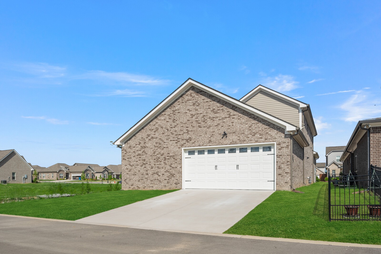 6043 Parkhaven Blvd Property Photo 44