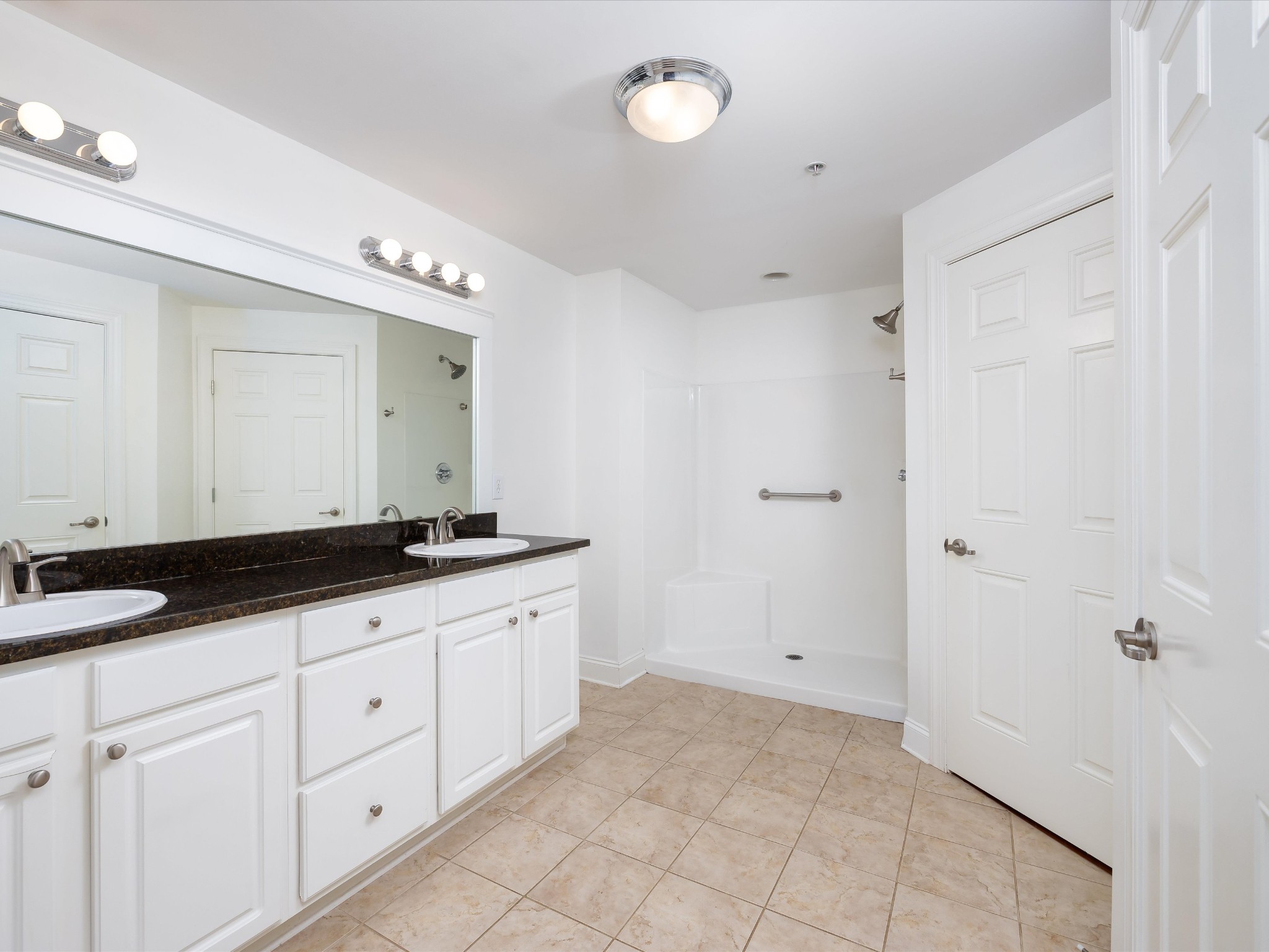 3201 Aspen Grove Dr Property Photo 16