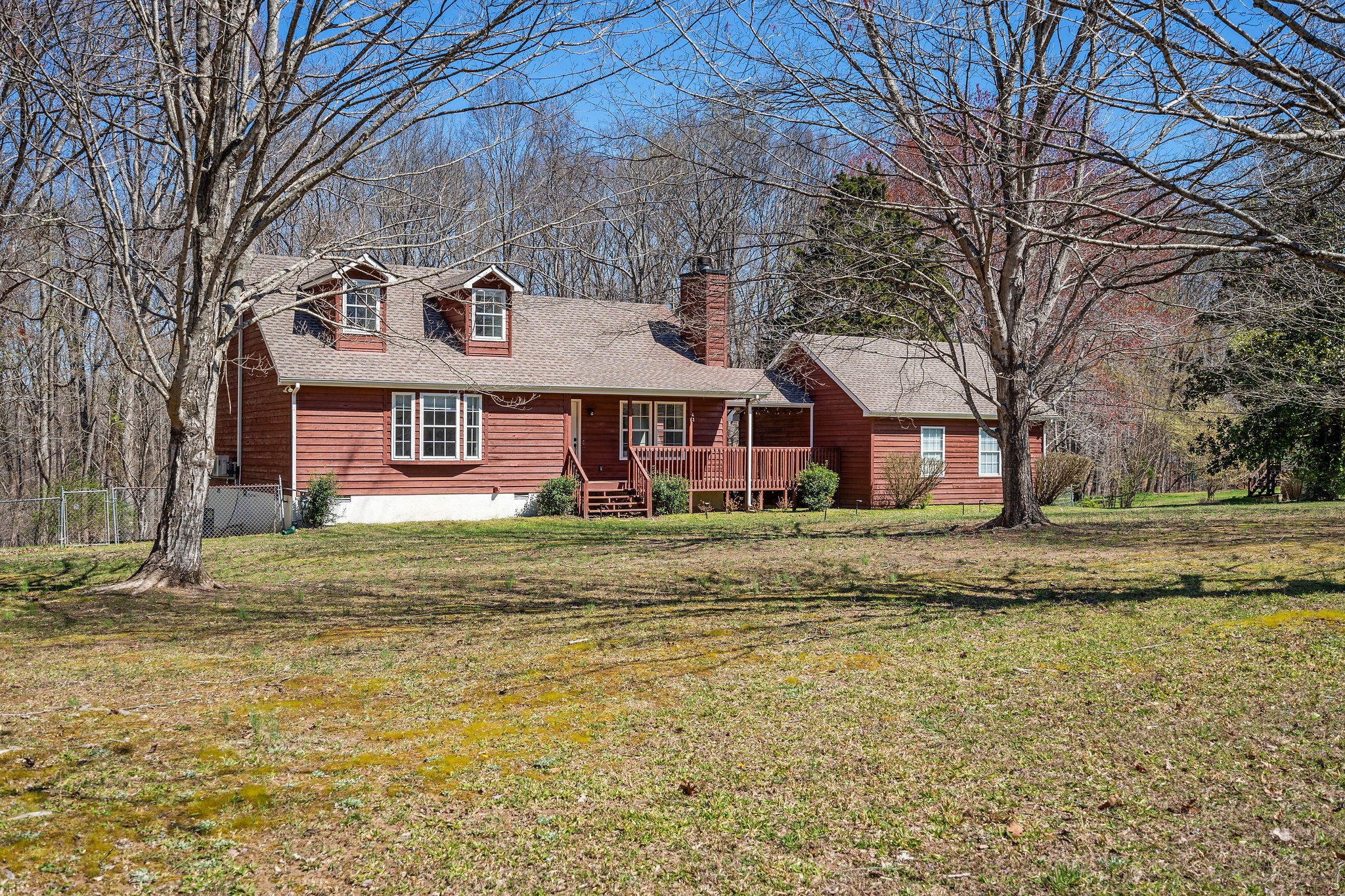 1050 Treanor Springs Rd Property Photo 1