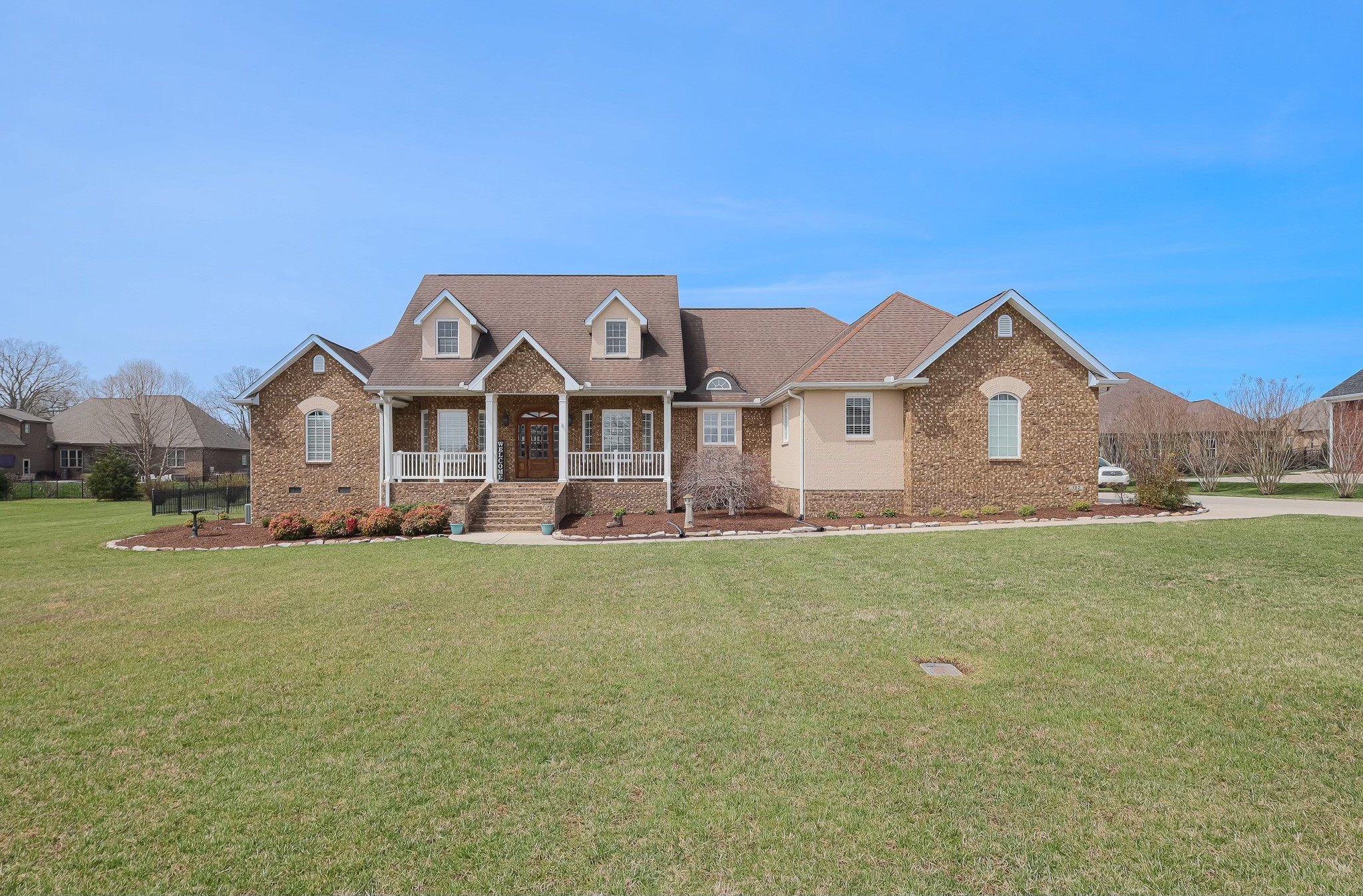 102 Highpoint Blvd Property Photo 1
