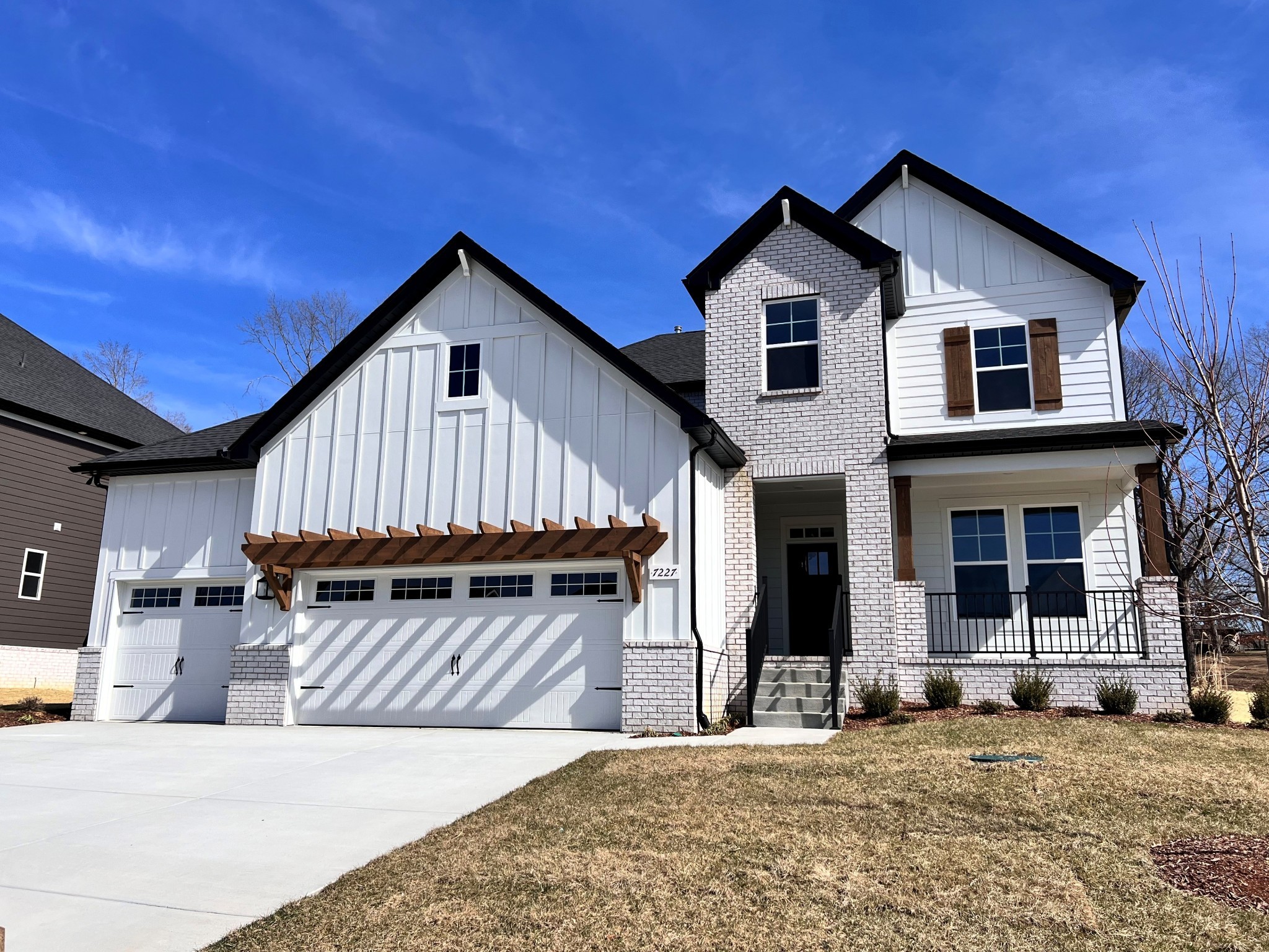 7320 Dutch River Circle Property Photo 1