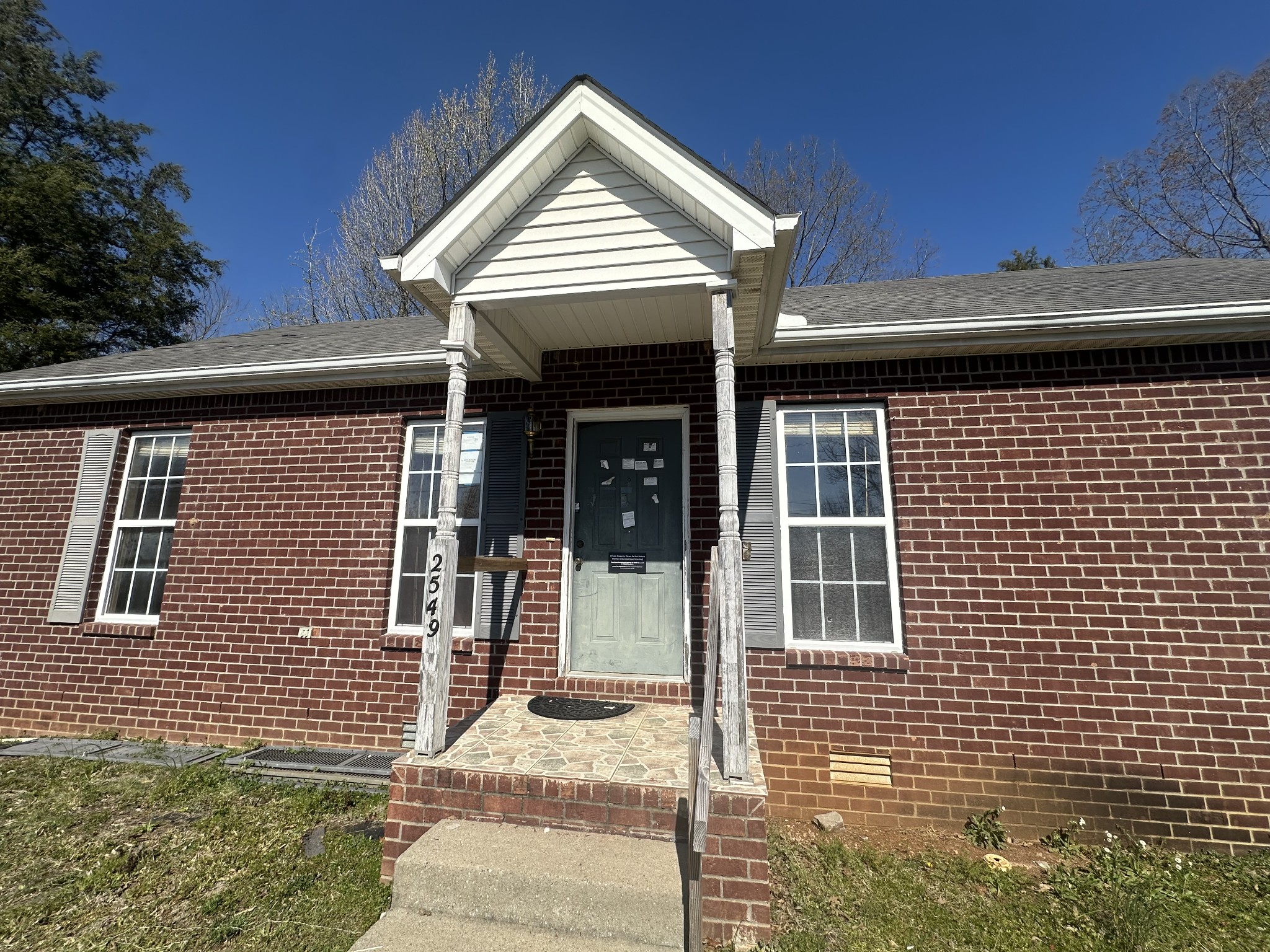 2549 Hillingdon Dr Property Photo 1