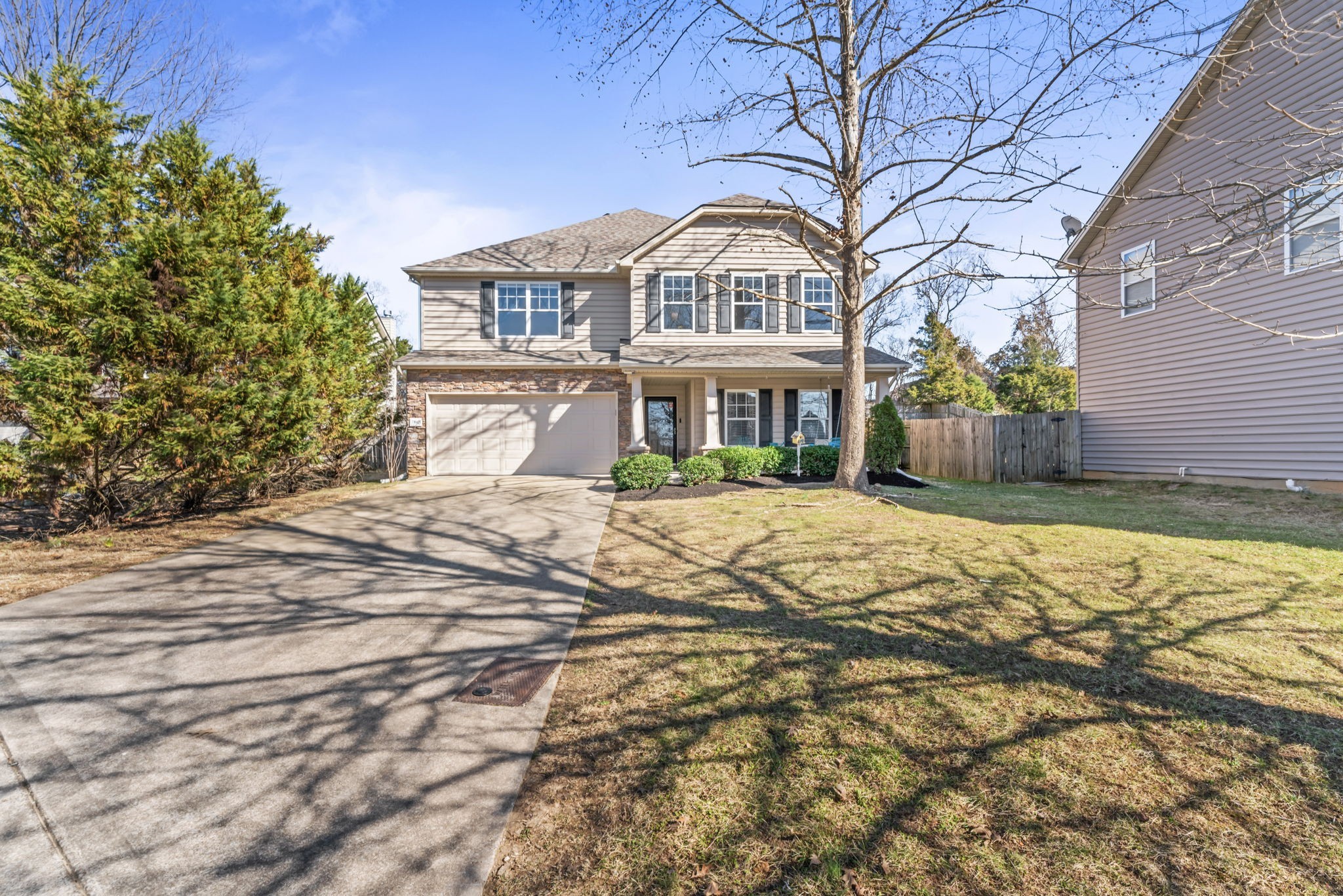 7808 Oakfield Grv Property Photo 1