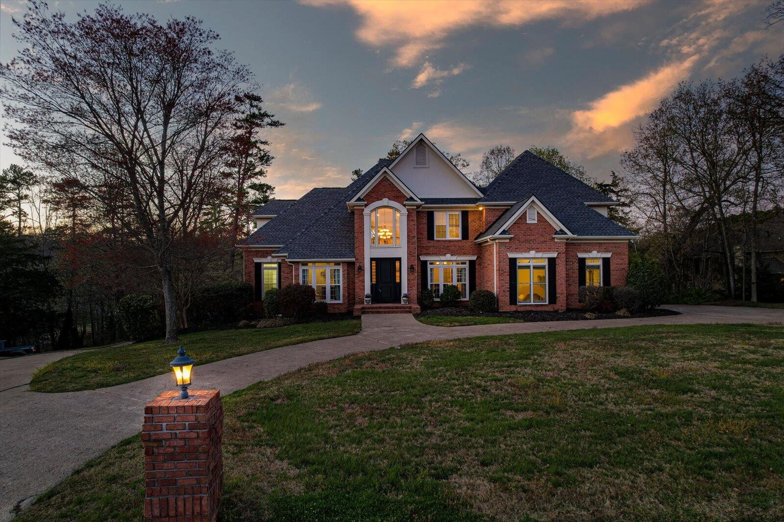 9235 Royal Mountain Drive Property Photo