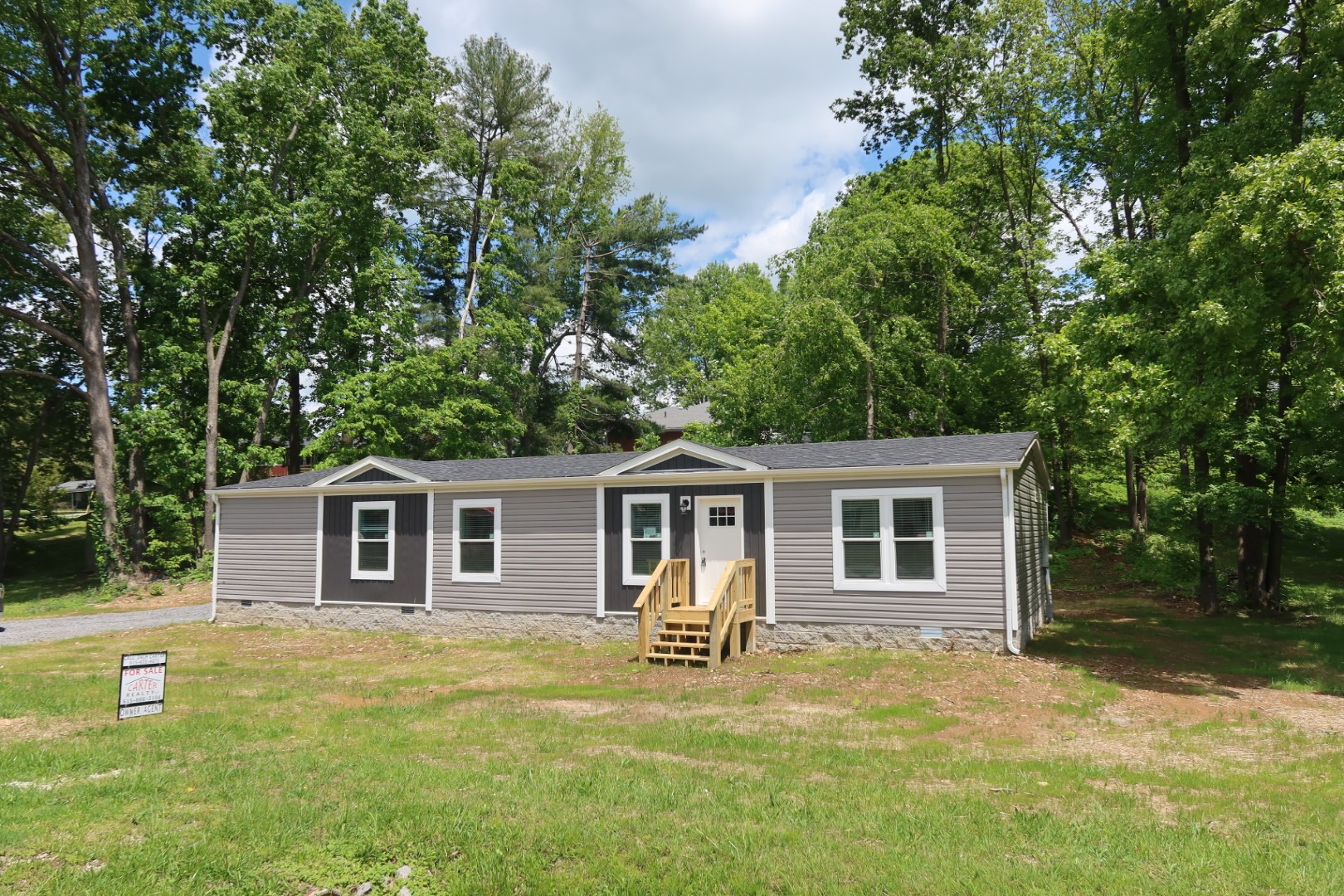 1216 Hollis Ln Property Photo 1