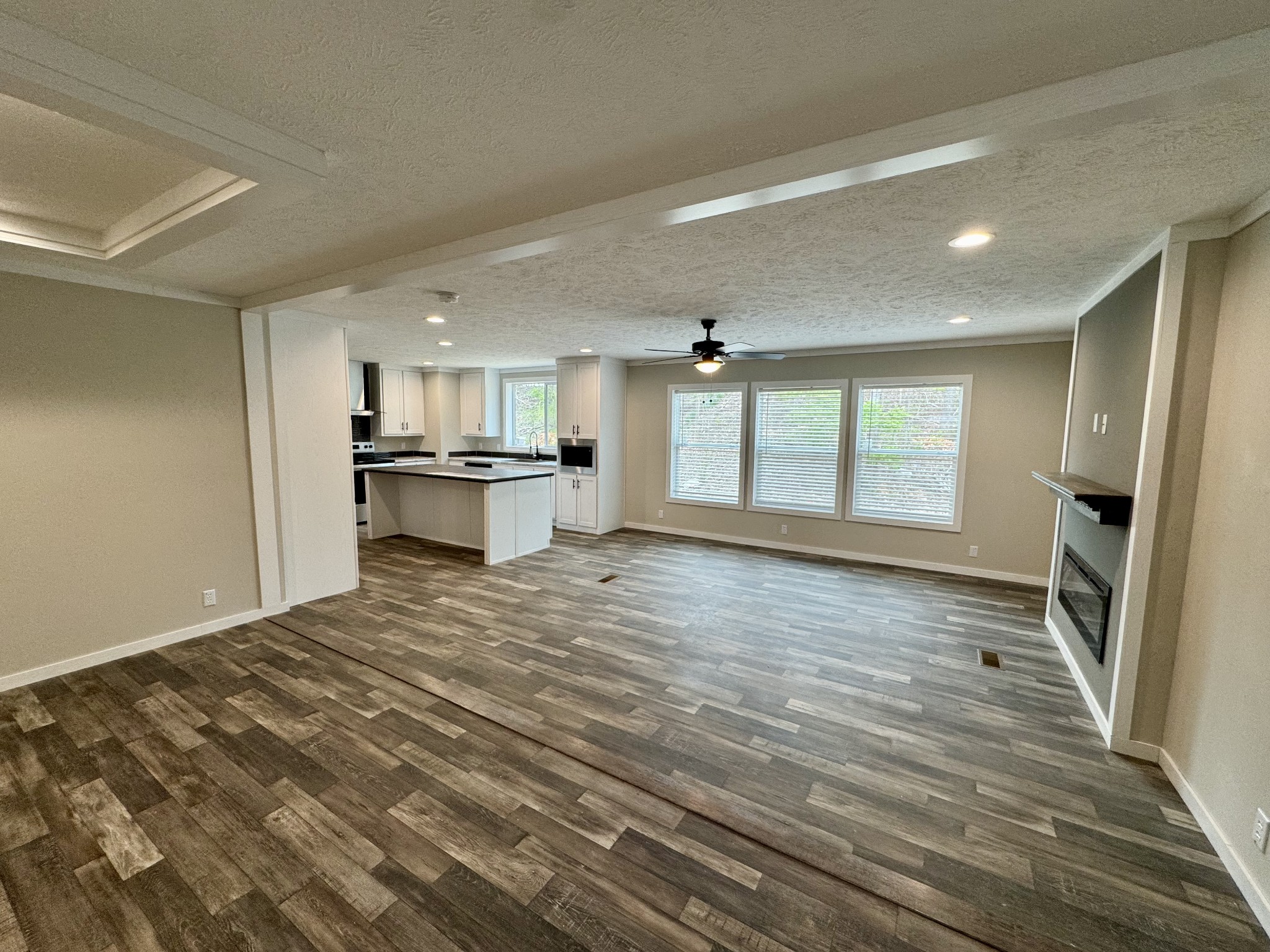 1216 Hollis Ln Property Photo 6
