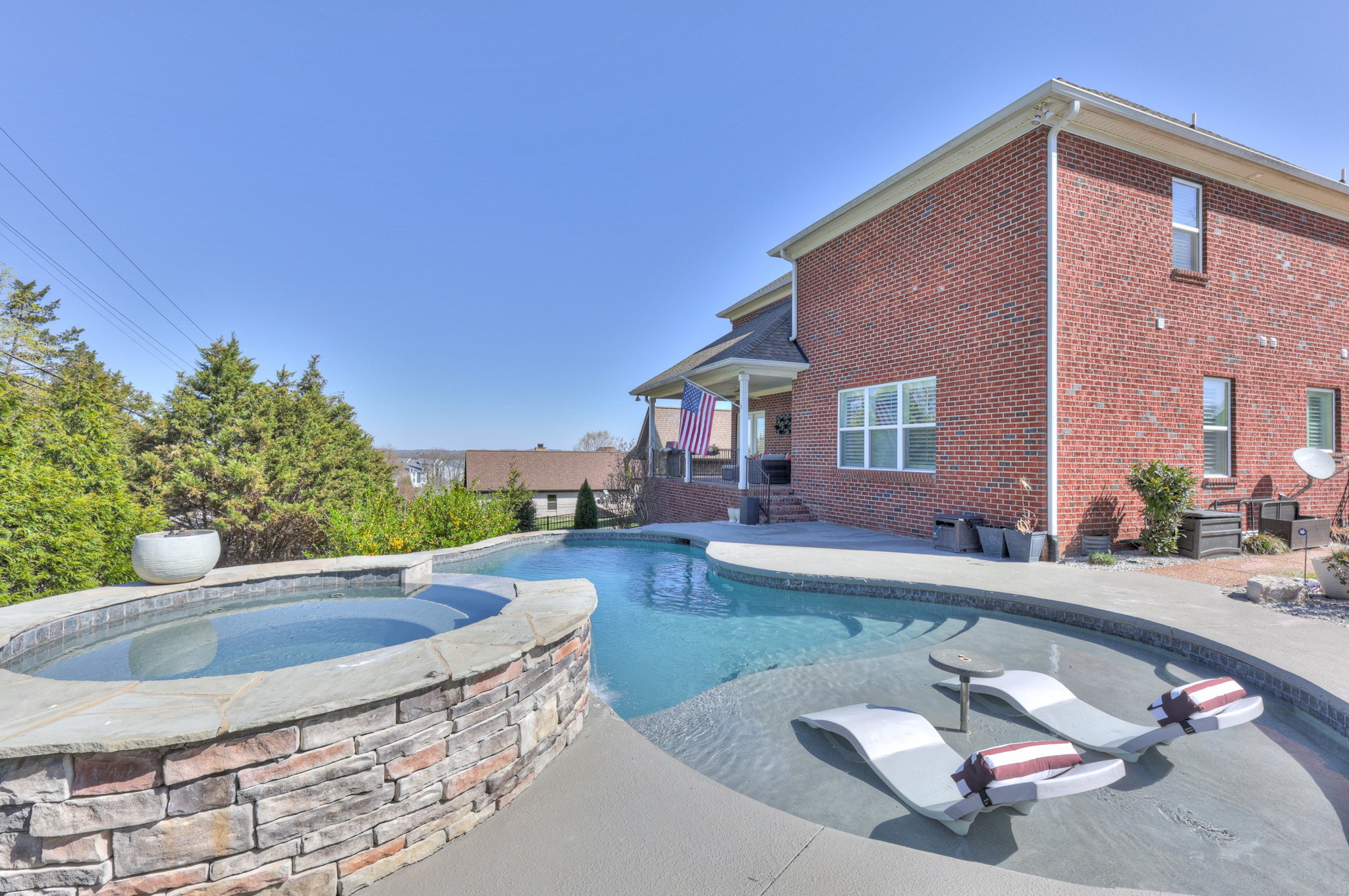 127 Waters Hill Cir Property Photo 1