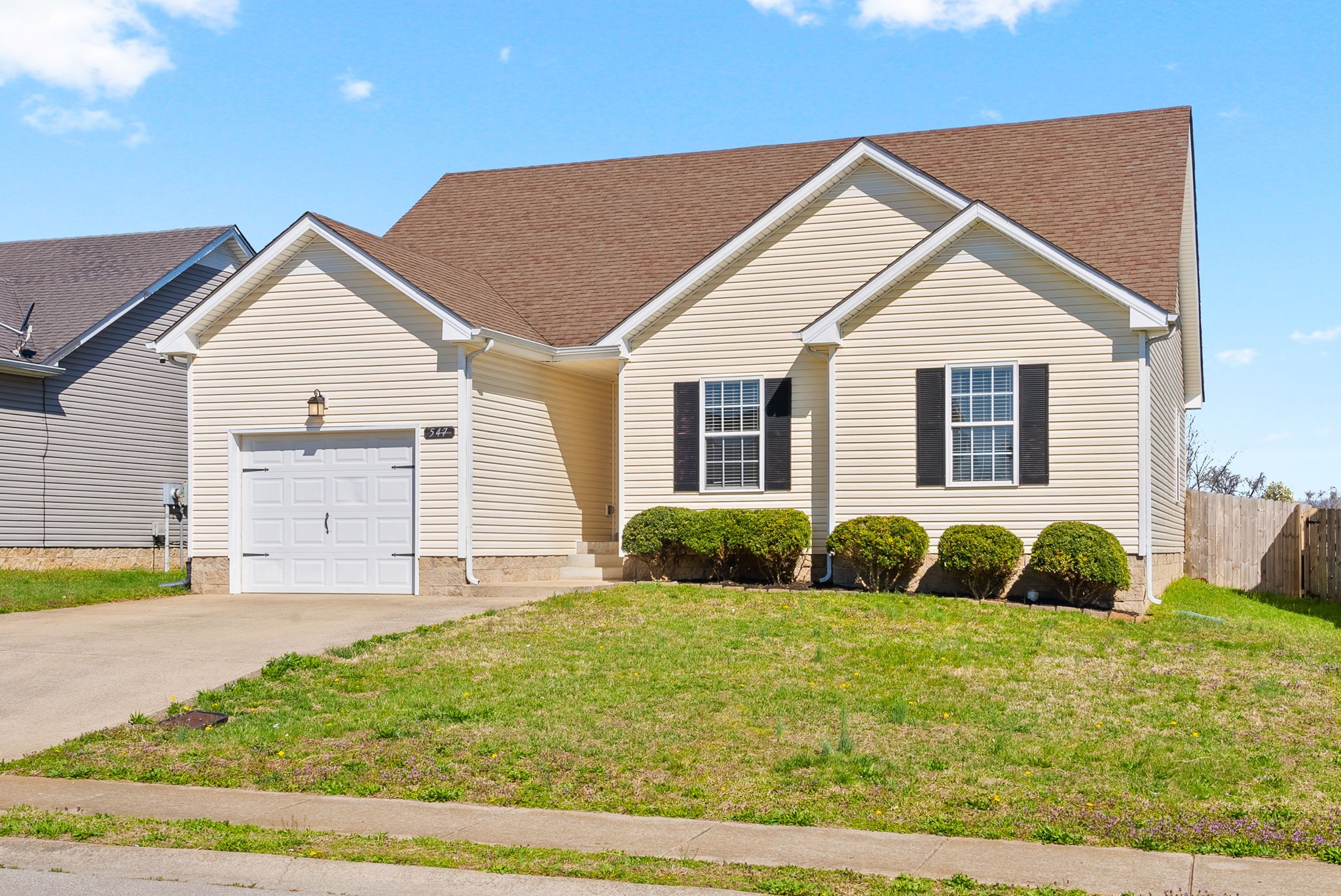 547 Fox Trot Dr Property Photo 4