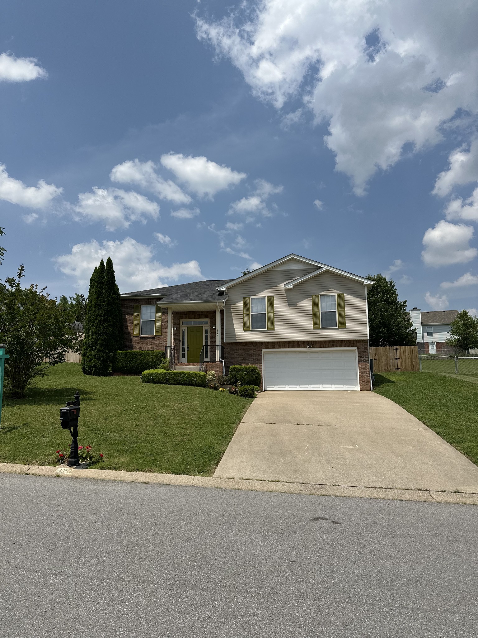 120 West Dr Property Photo 2
