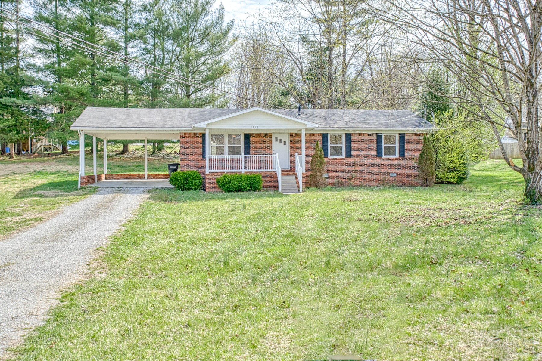 1025 Morningside Dr Property Photo