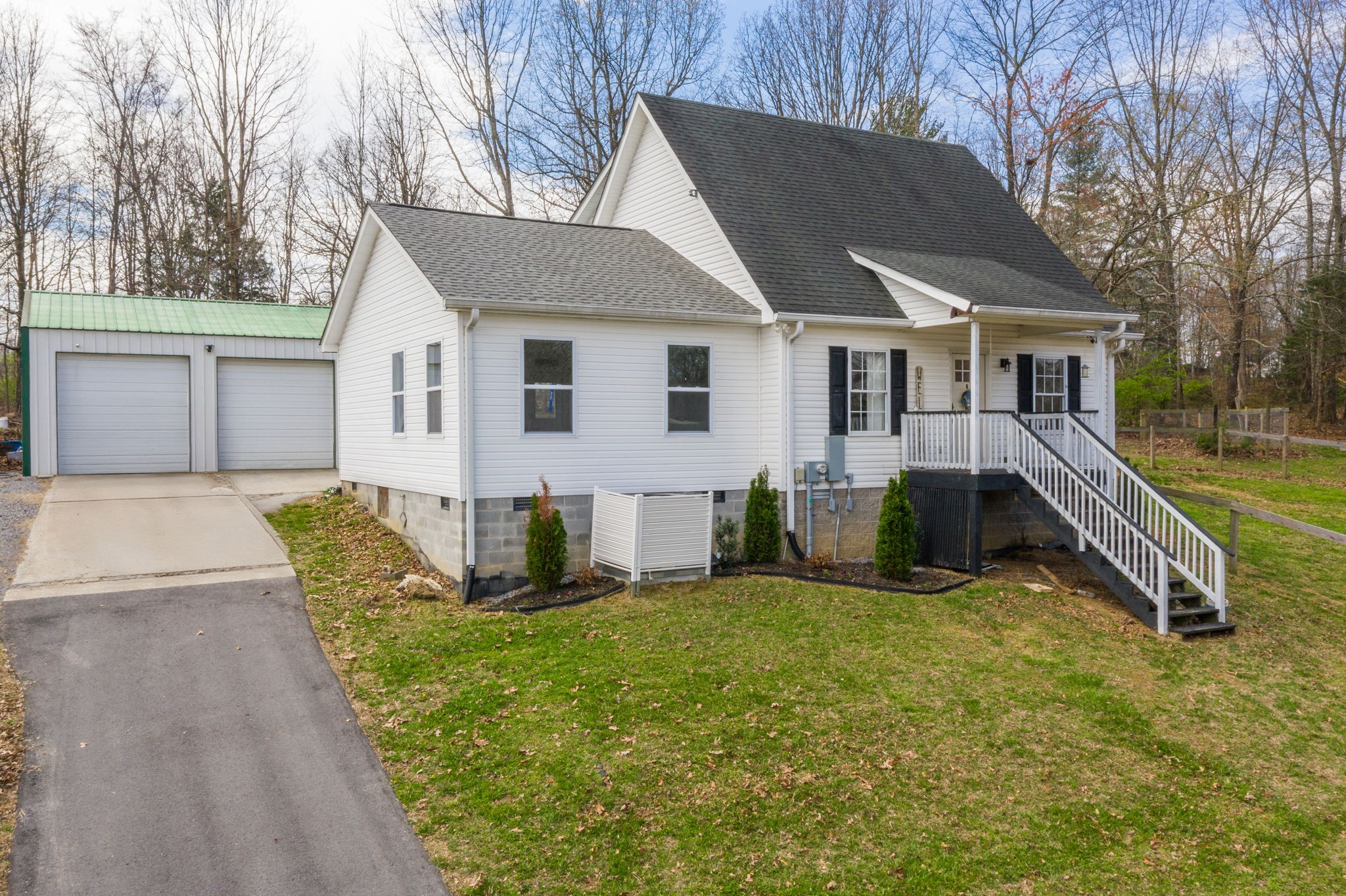 1613 Kelly Willis Rd Property Photo