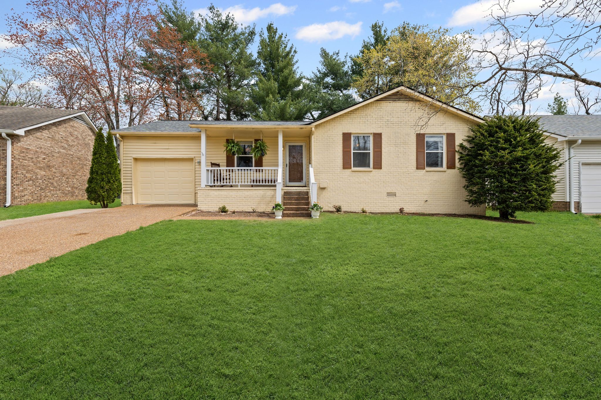 1217 Mallard Dr Property Photo 1