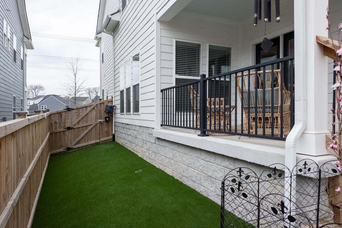 1068 Indigo Aly Property Photo 27