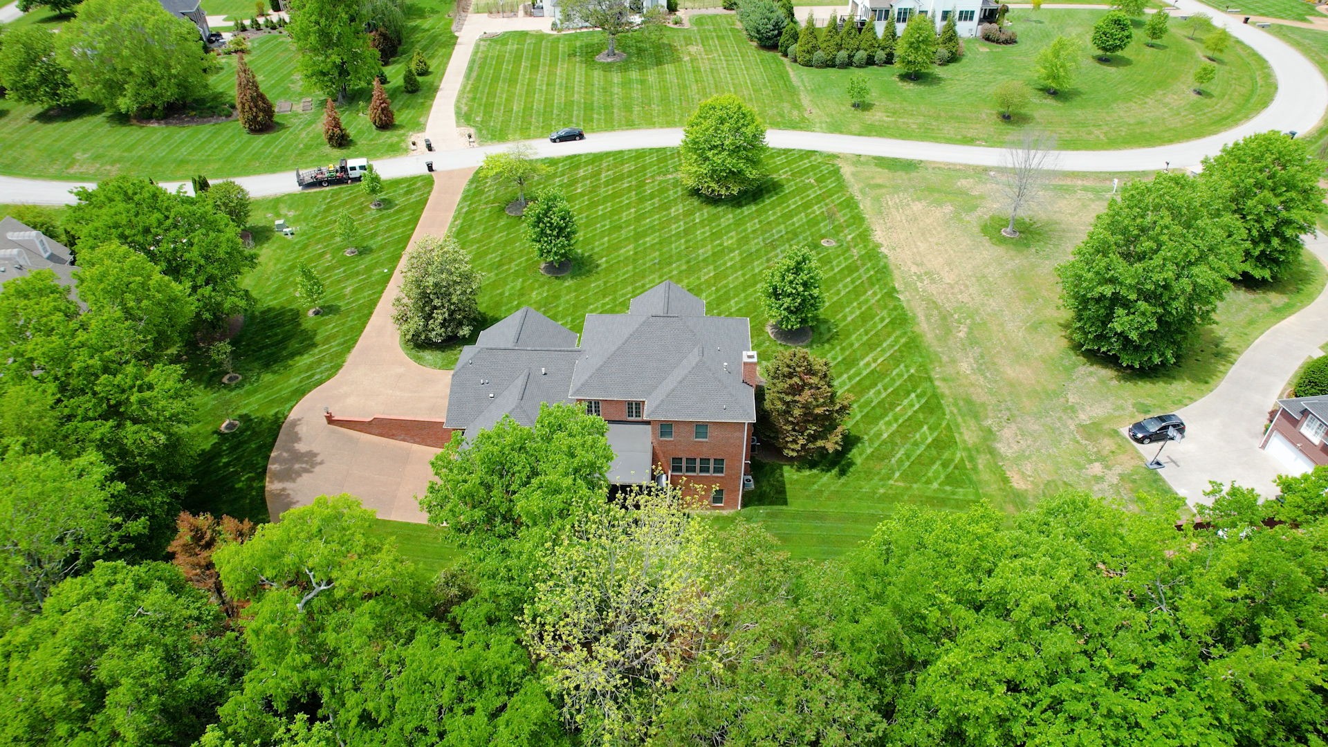 2145 Summer Hill Cir Property Photo 2
