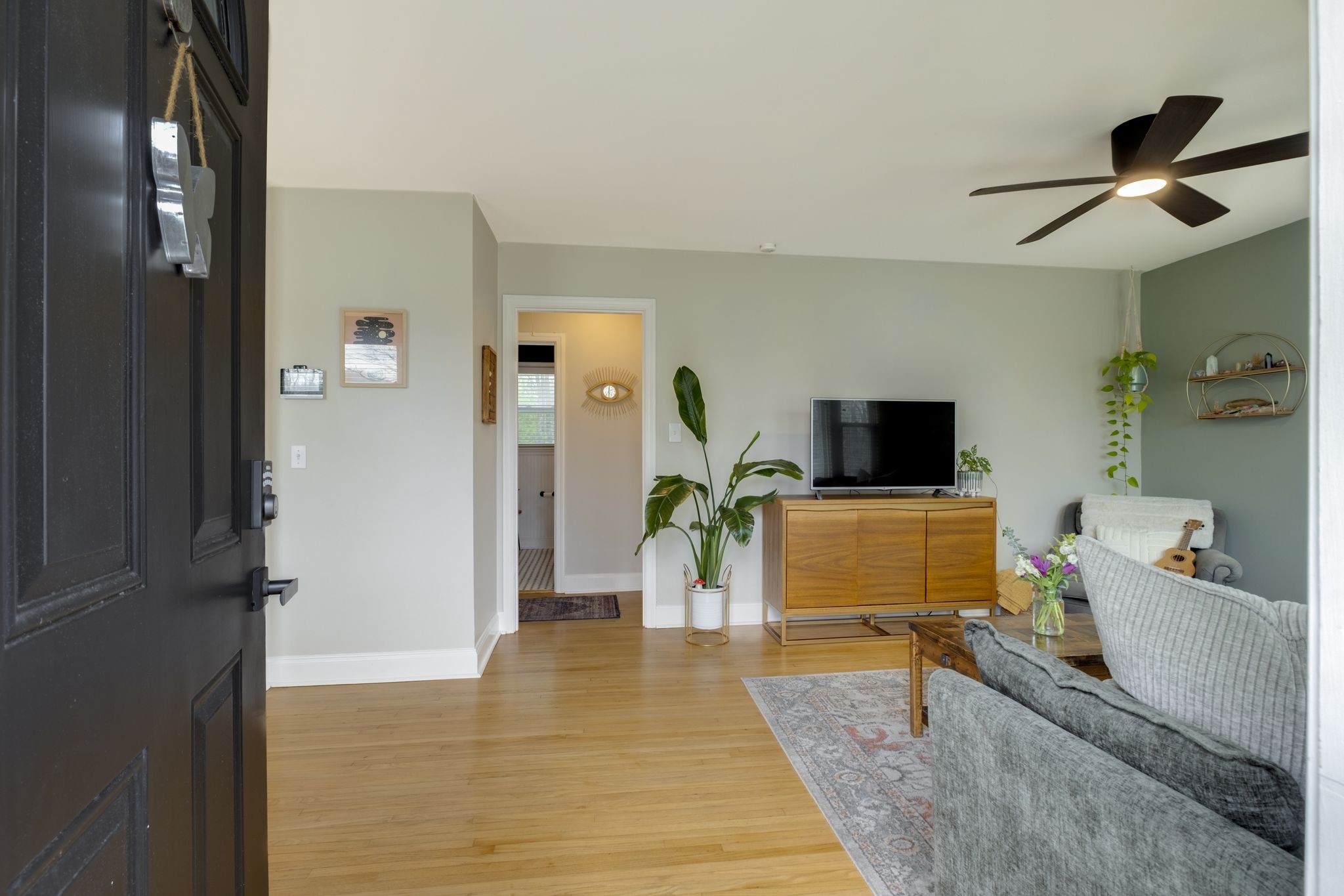 2938 Lakeland Dr Property Photo 4