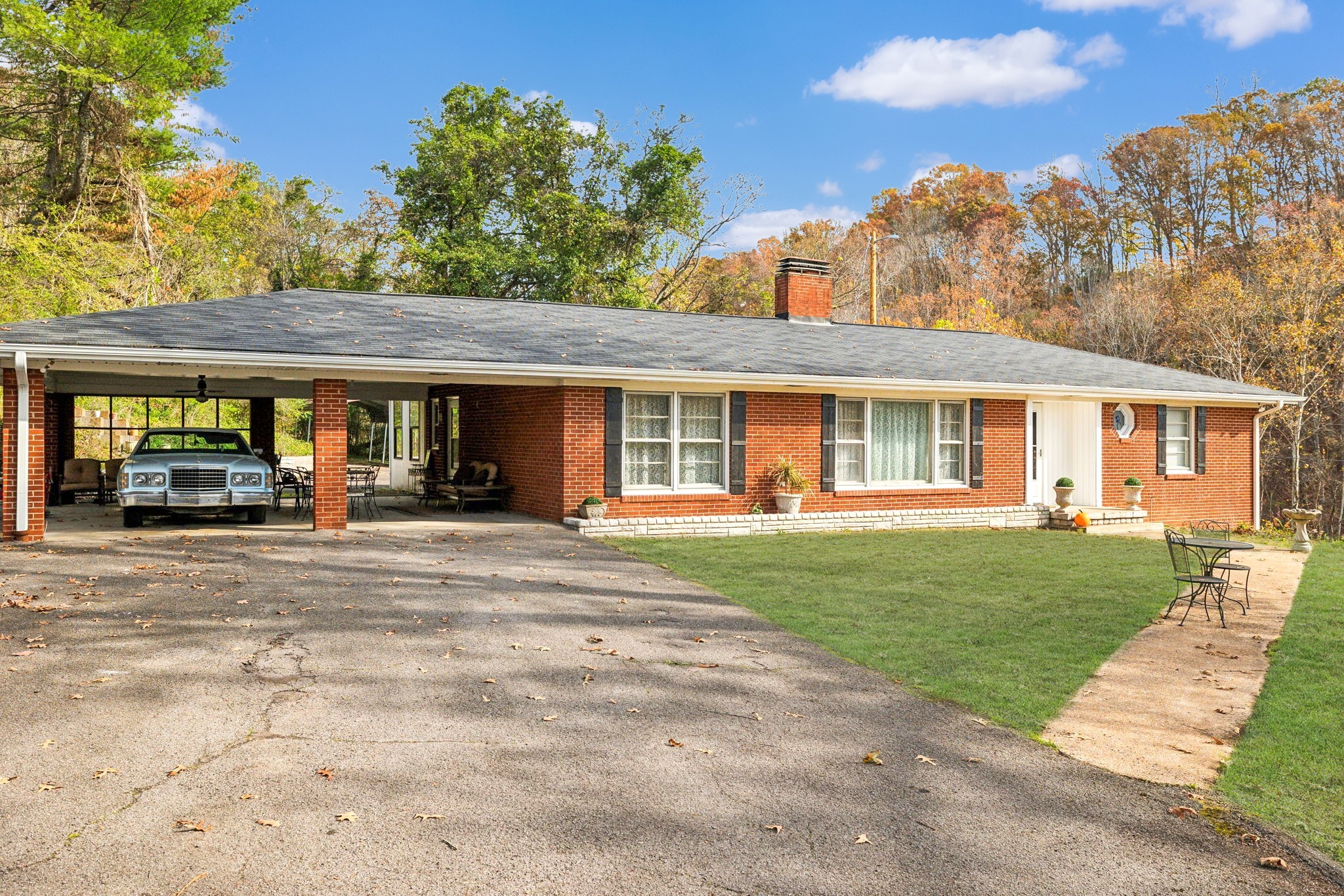 404 Van Hook Dr Property Photo