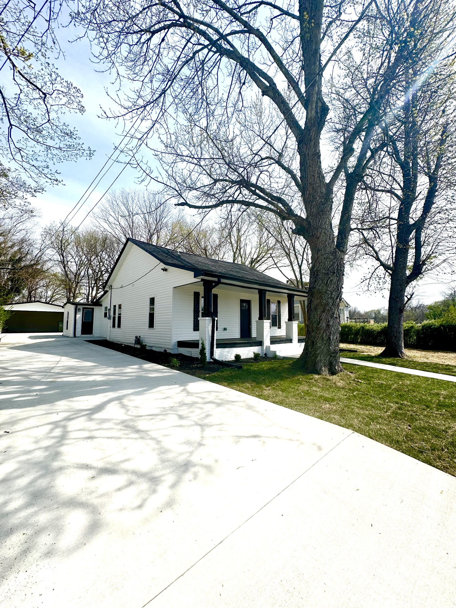 120 S Columbia Ave Property Photo 1