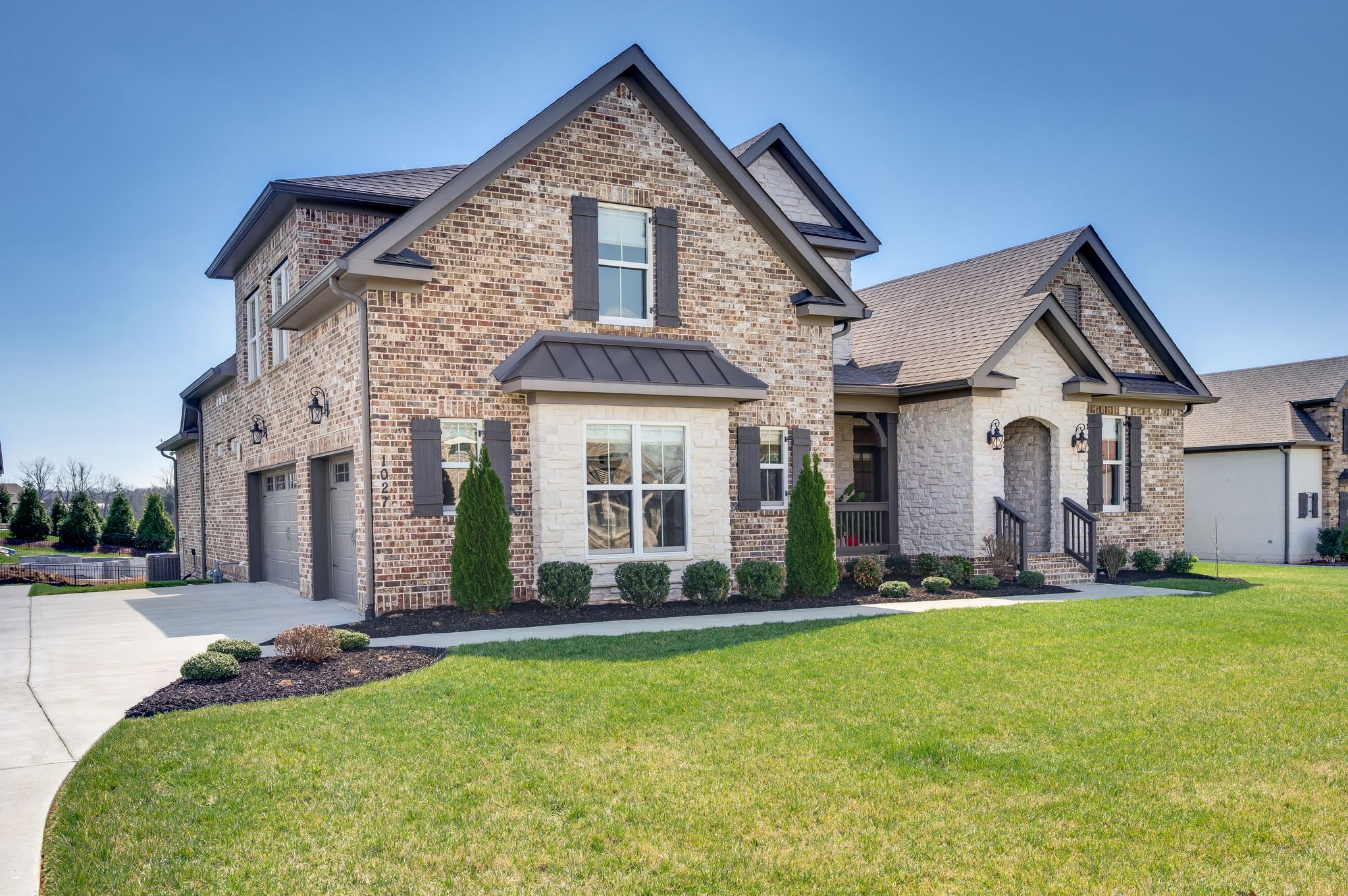 1027 Abbey Road Way Property Photo 4