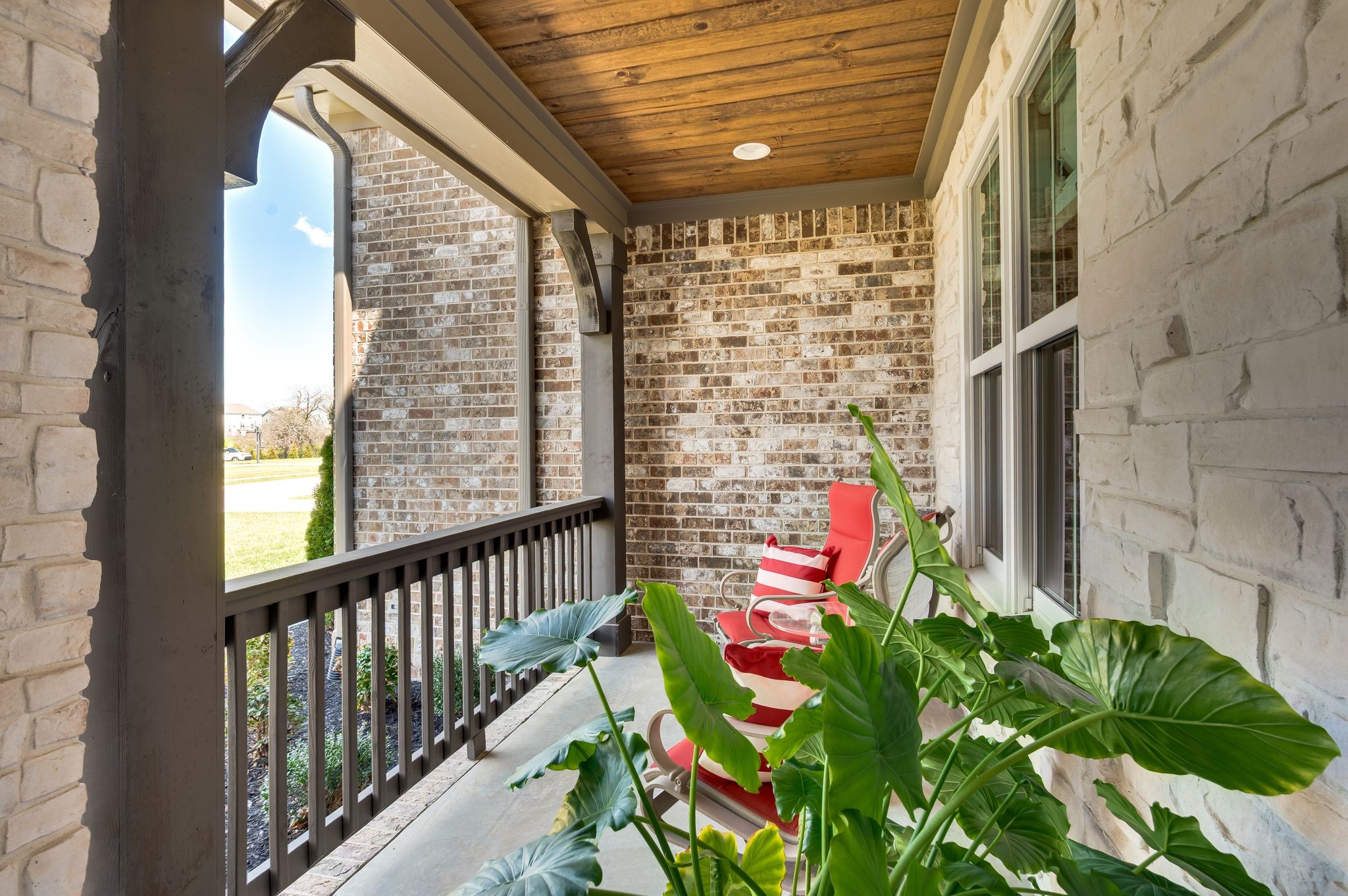 1027 Abbey Road Way Property Photo 7
