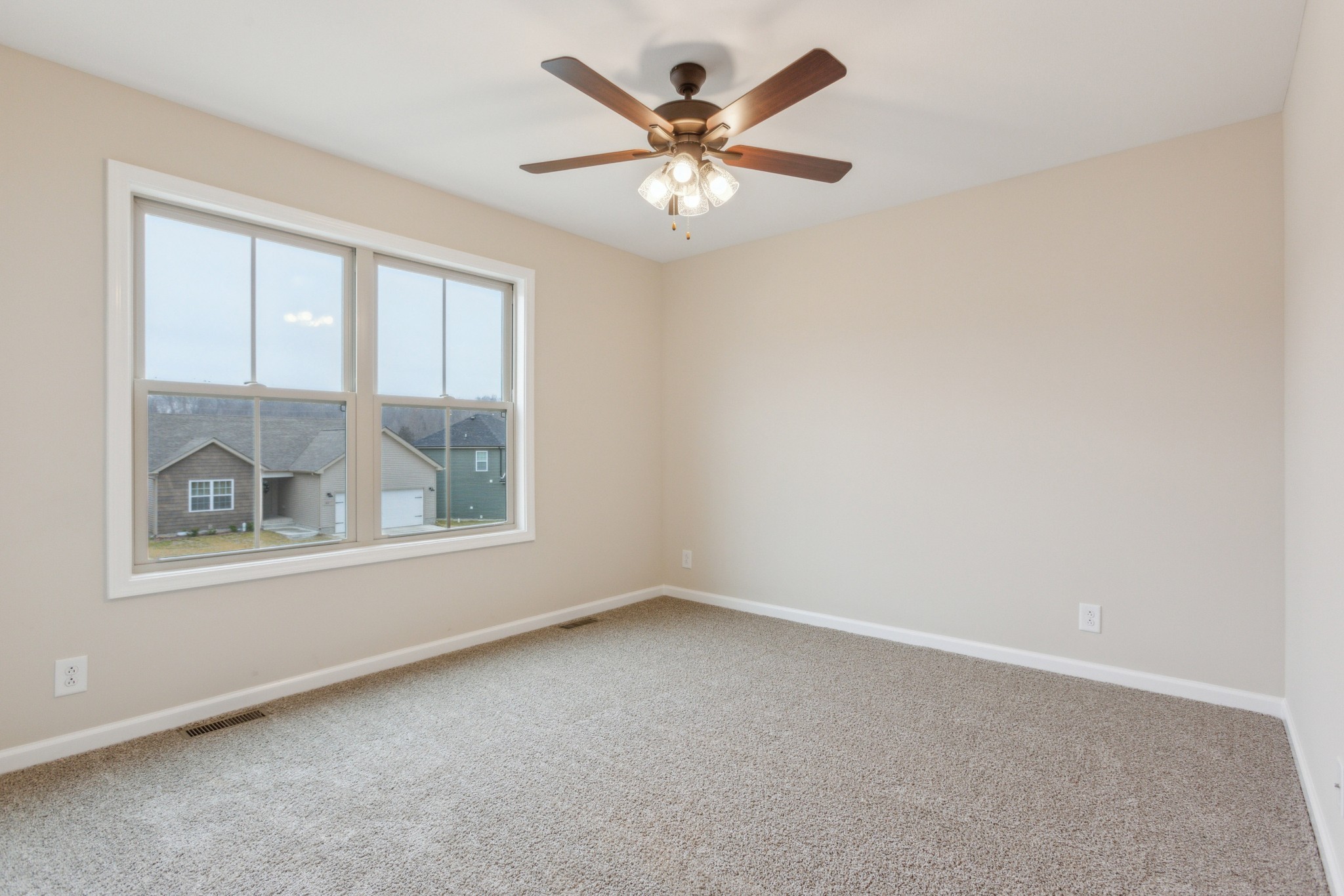 1437 Isaiah Dr Property Photo 19