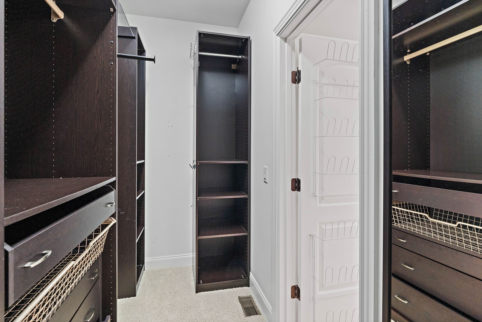 1005 Brittain Downs Dr Property Photo 24