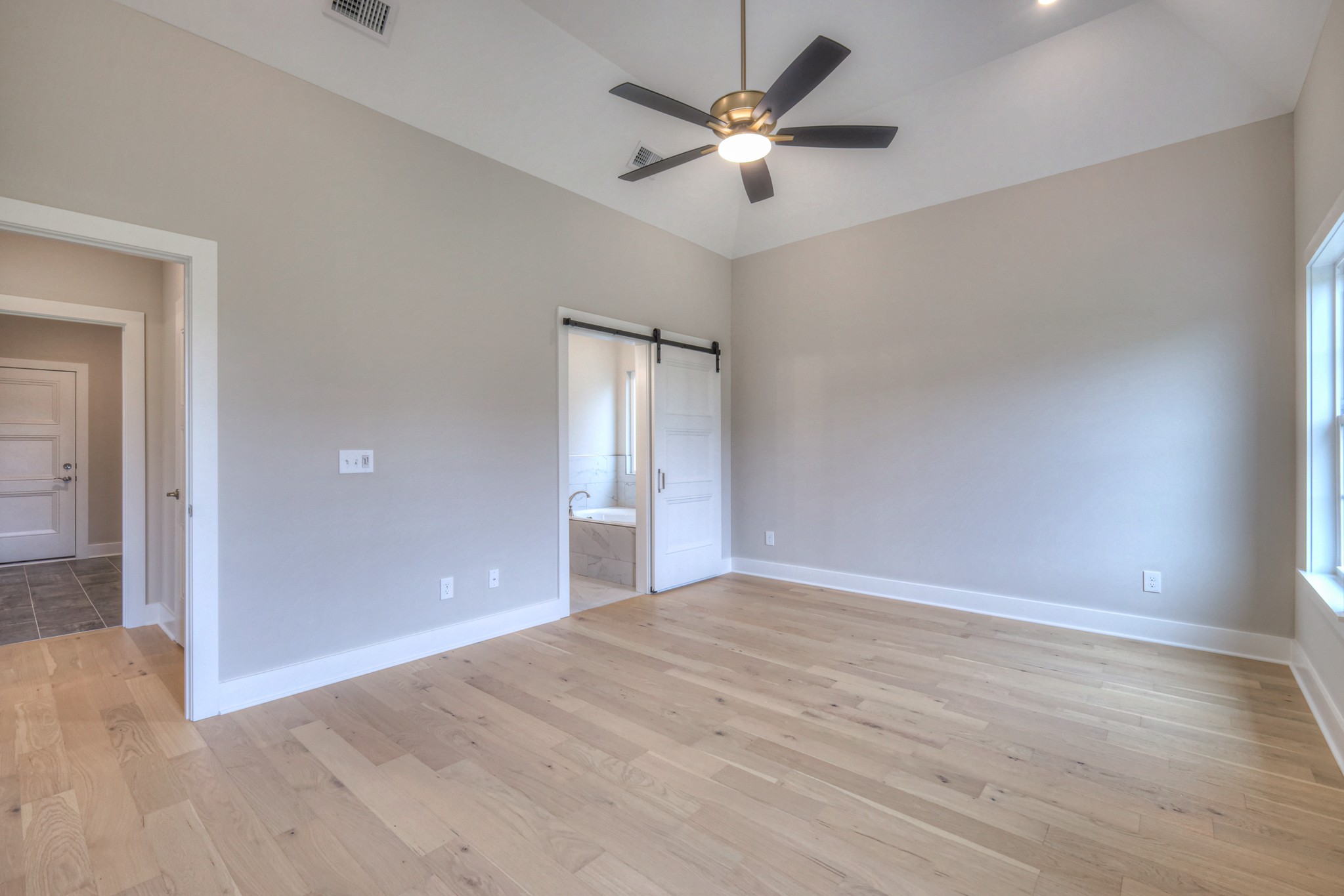 4016 Runyan Cv Property Photo 24