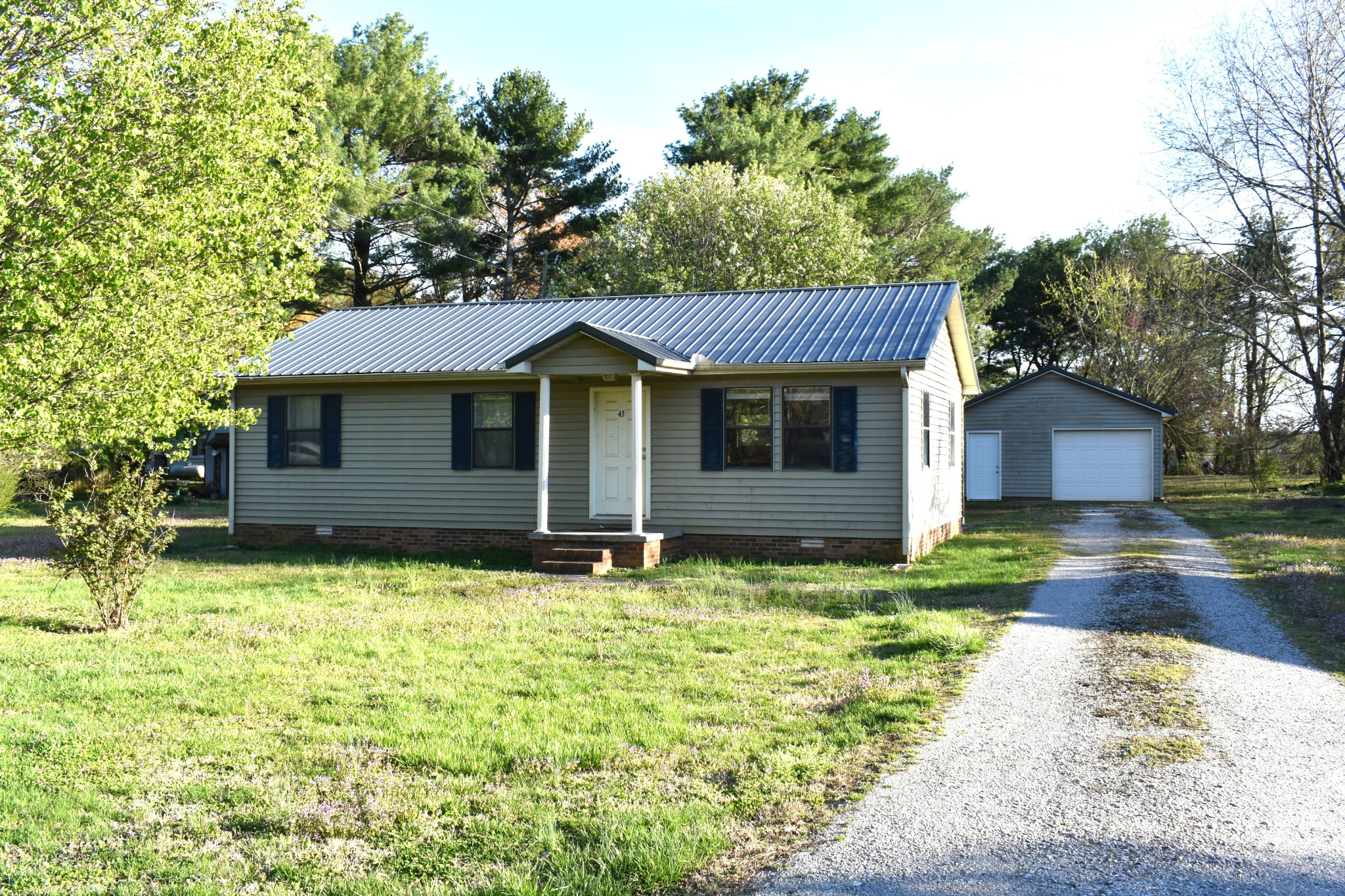 43 Flint Dr Property Photo