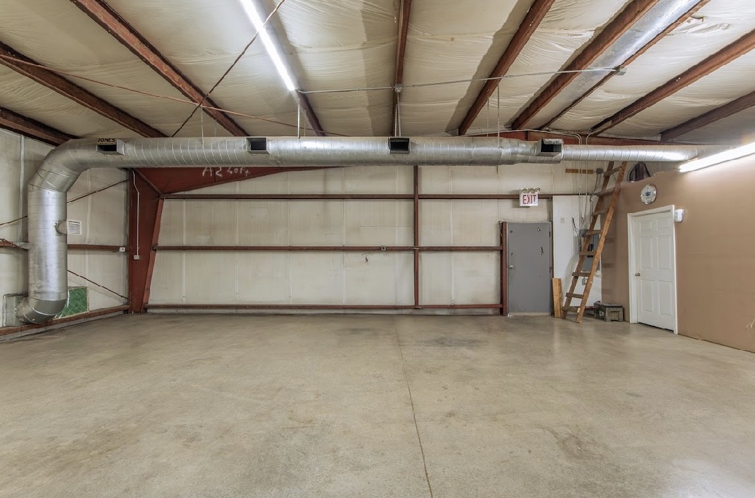 375 Talley St Property Photo 16