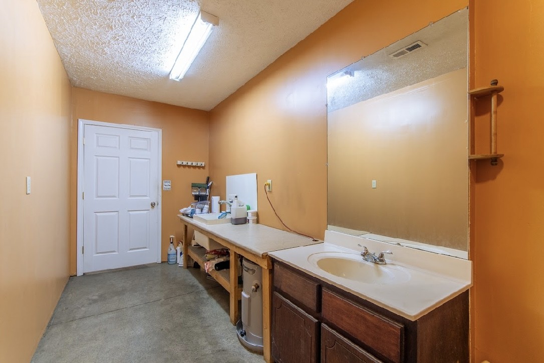 375 Talley St Property Photo 24