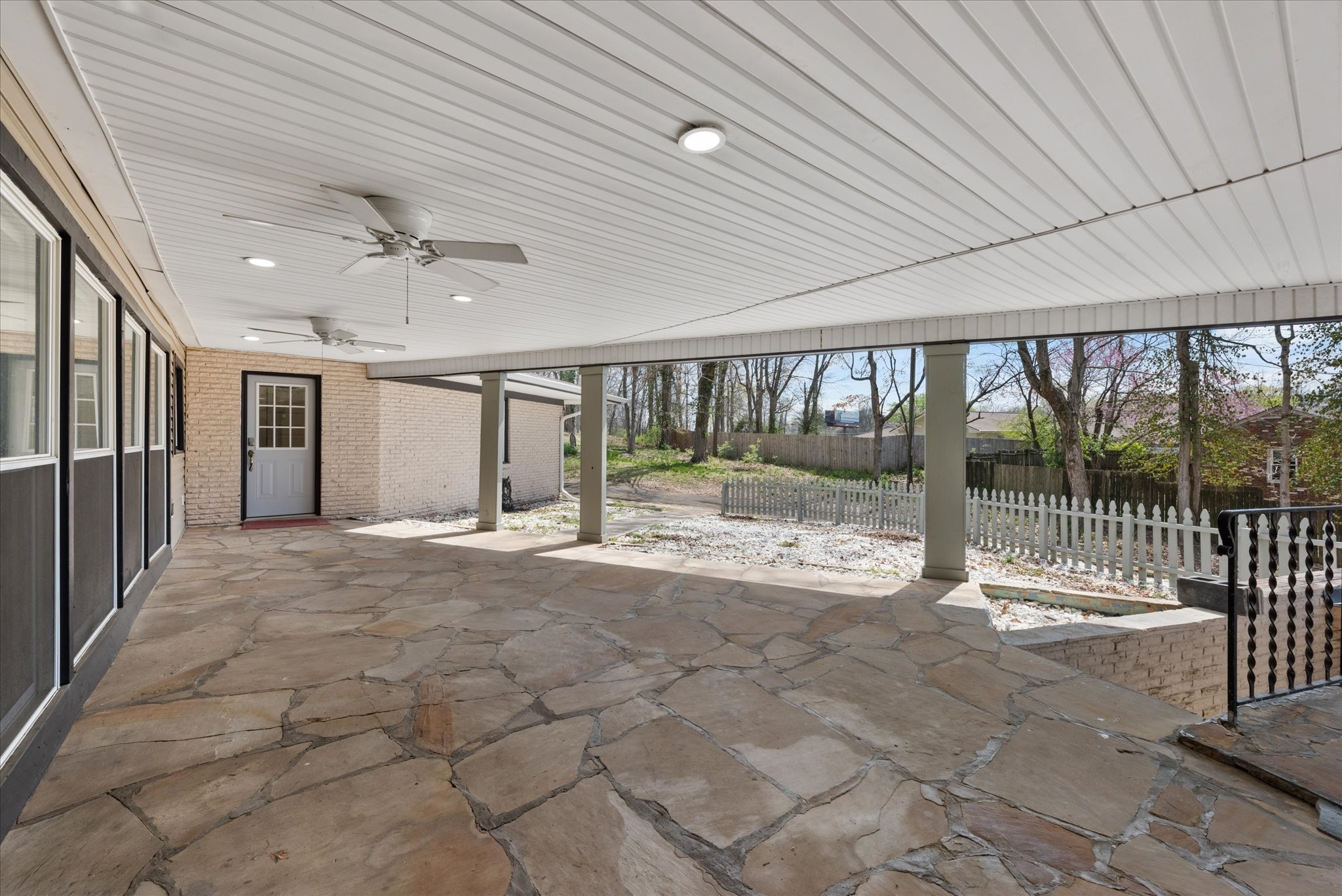 276 E Porters Bluff Rd, E Property Photo 3