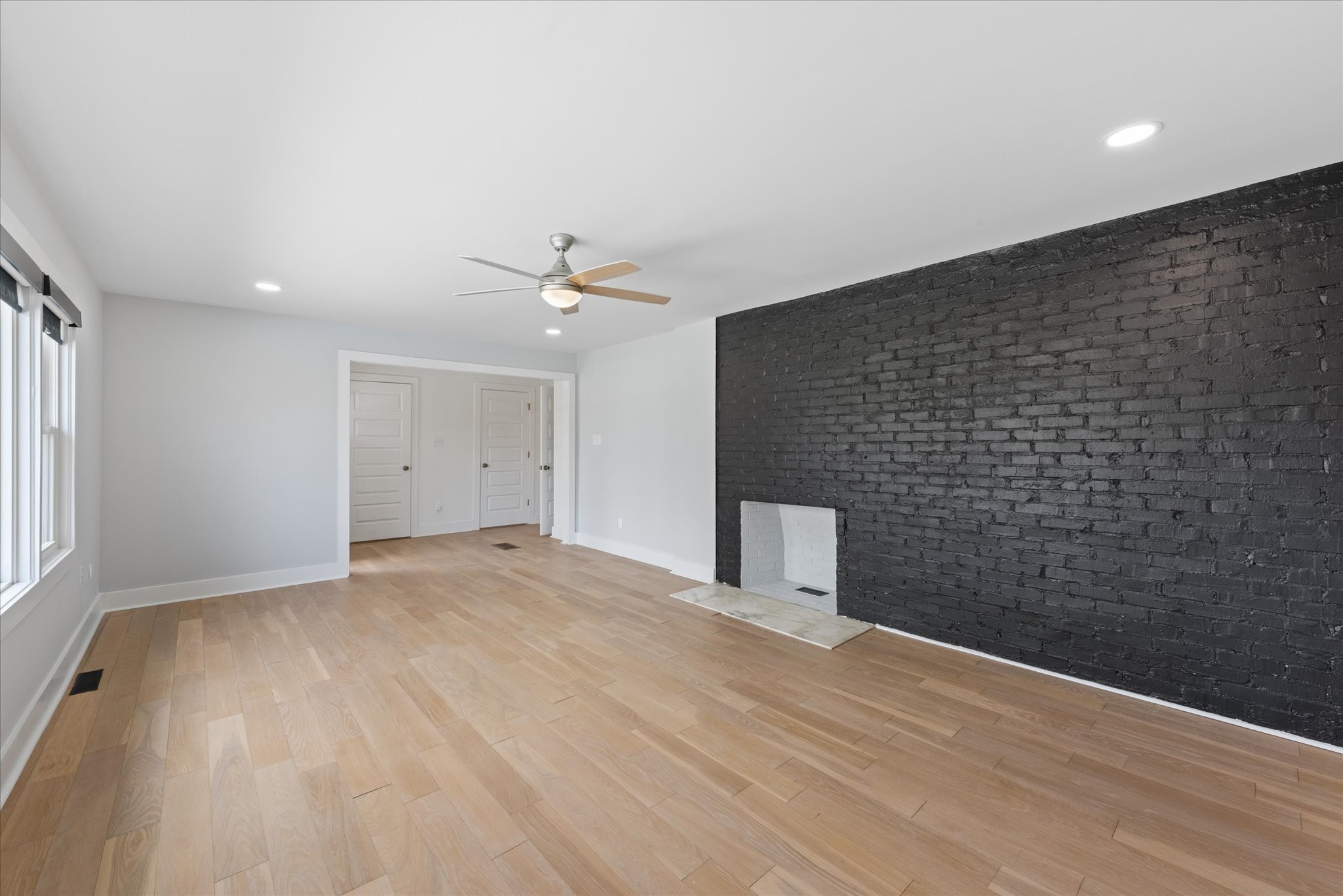 276 E Porters Bluff Rd, E Property Photo 15