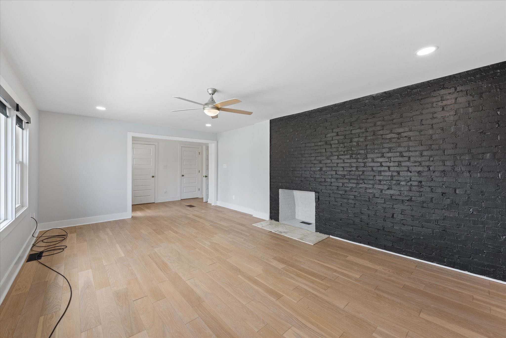 276 E Porters Bluff Rd, E Property Photo 16