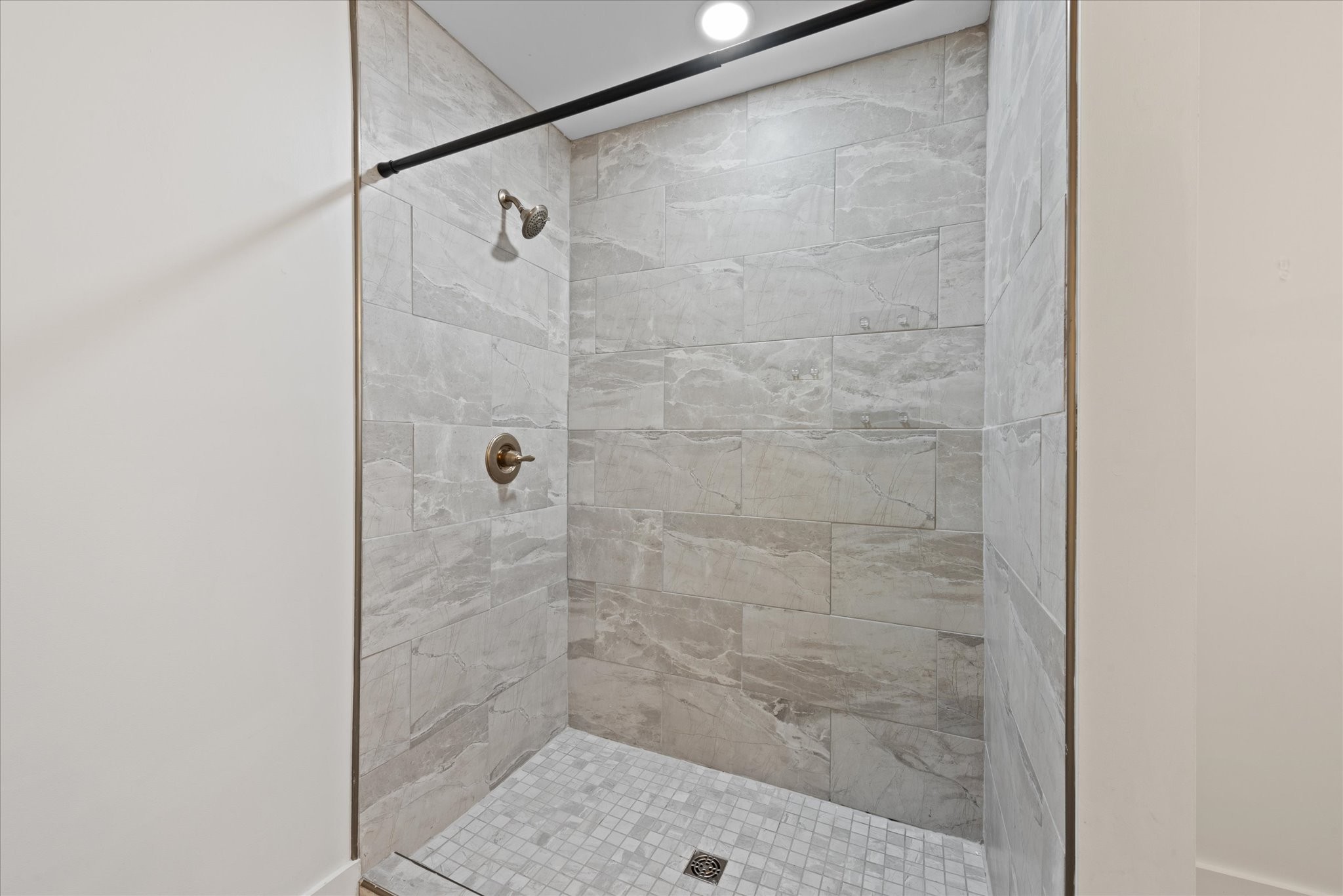276 E Porters Bluff Rd, E Property Photo 18