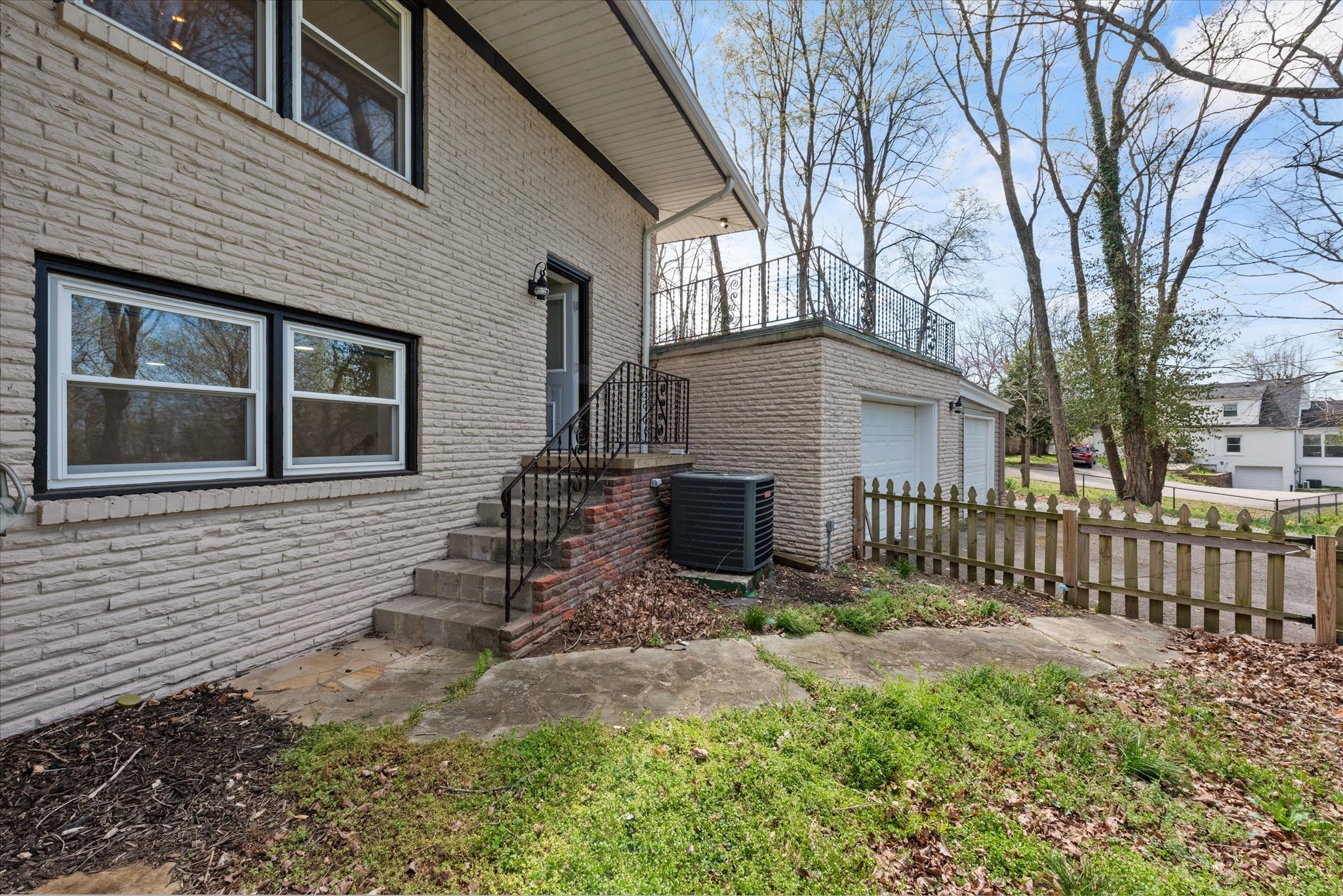 276 E Porters Bluff Rd, E Property Photo 29