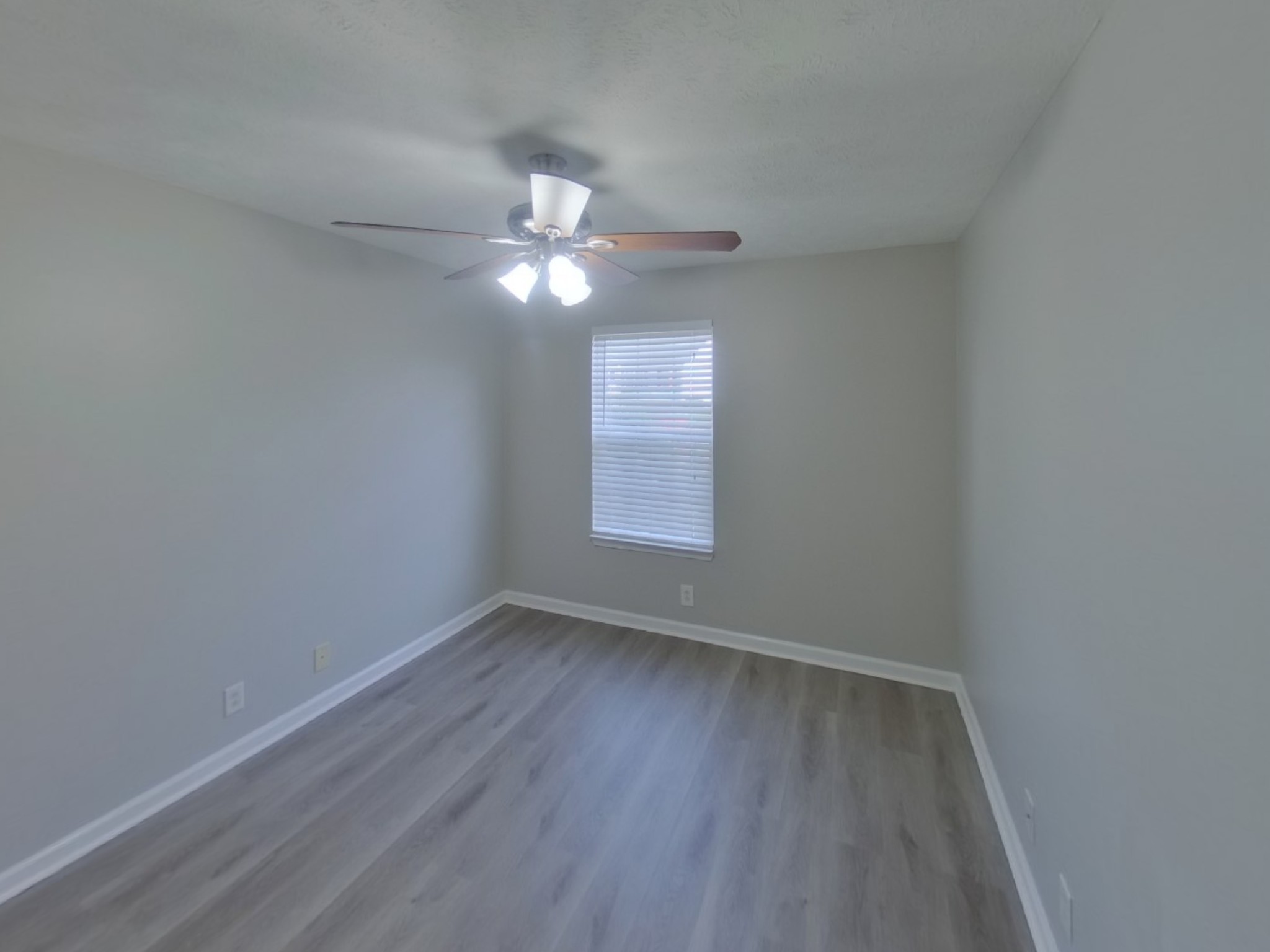 3005 Weybridge Dr Property Photo 11