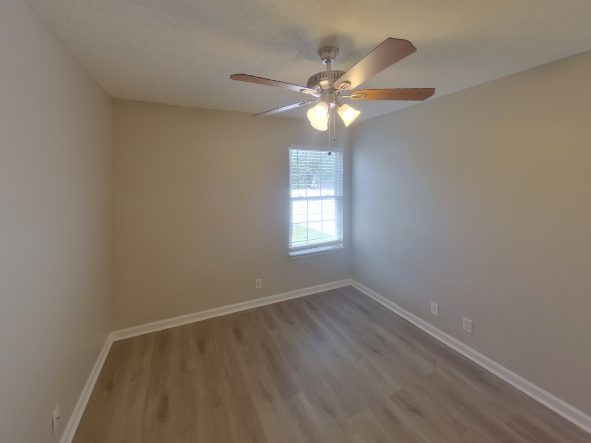 3005 Weybridge Dr Property Photo 13