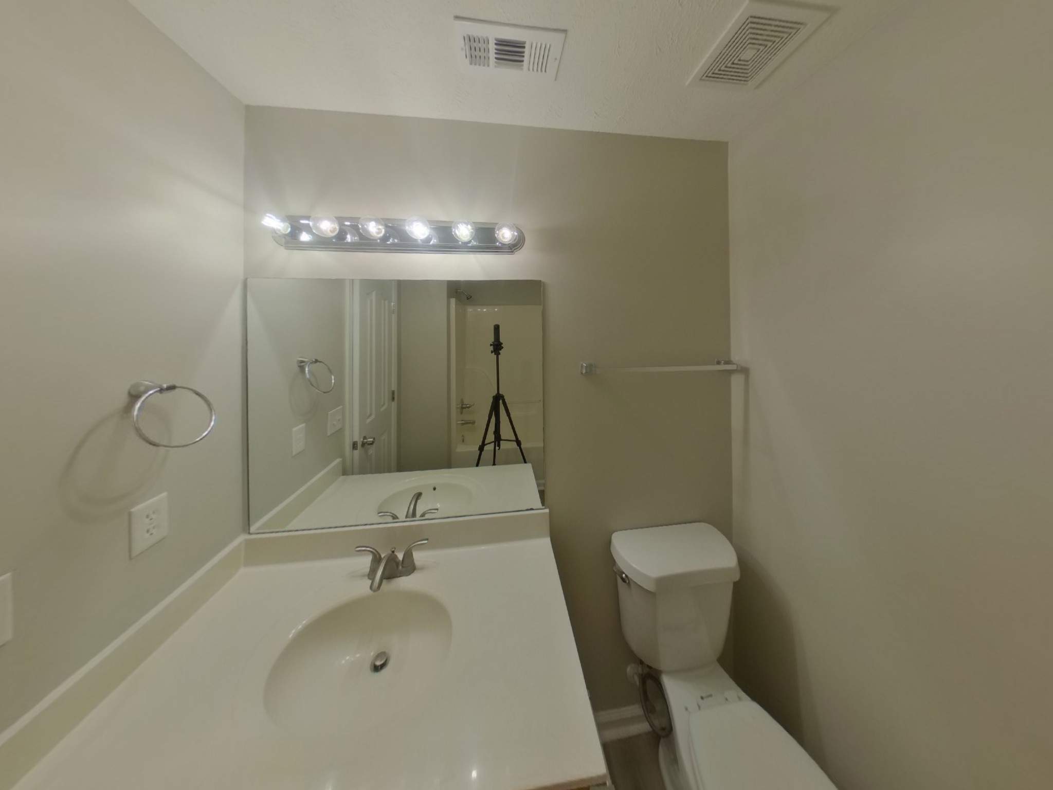 3005 Weybridge Dr Property Photo 14