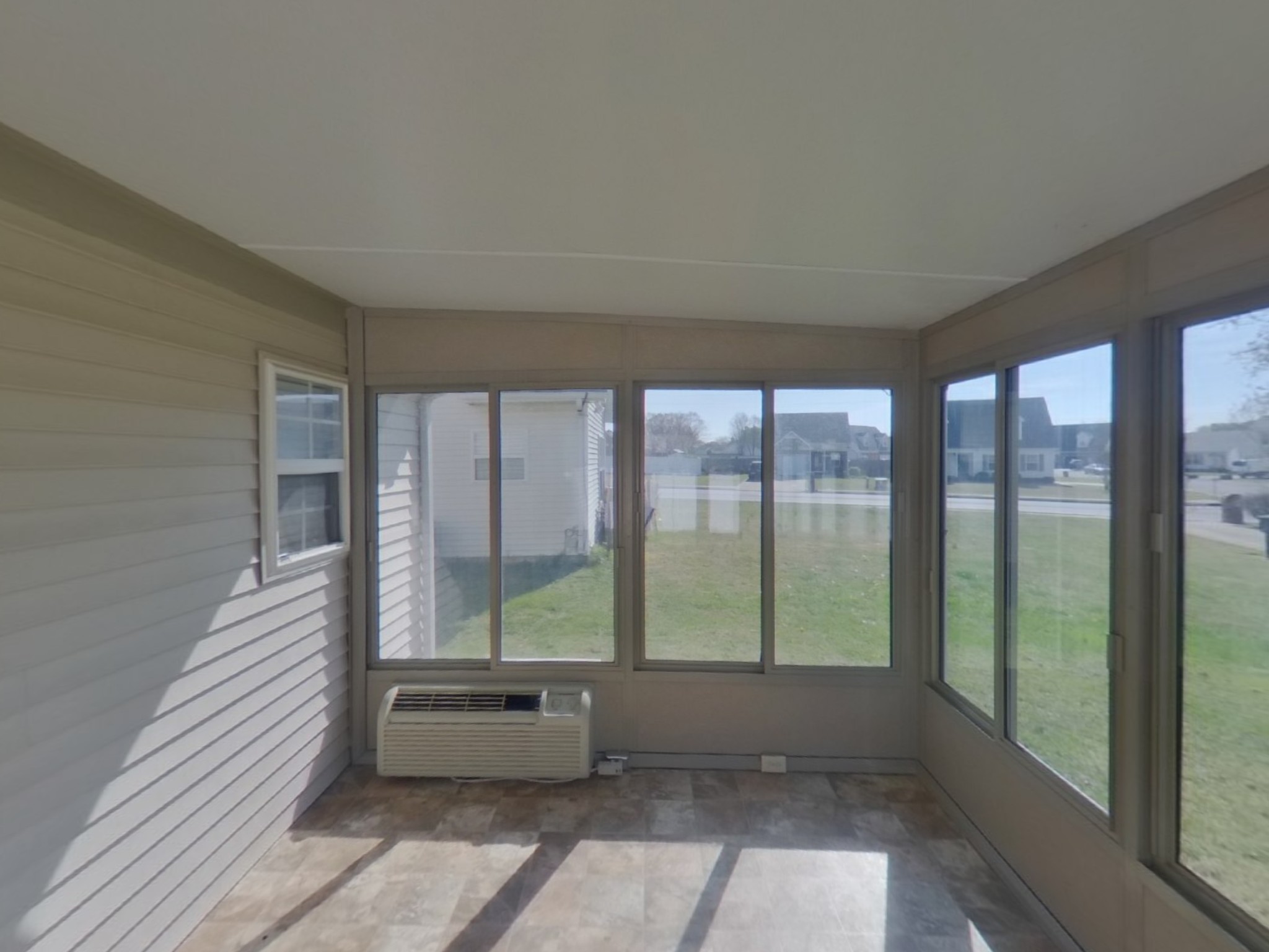 3005 Weybridge Dr Property Photo 15